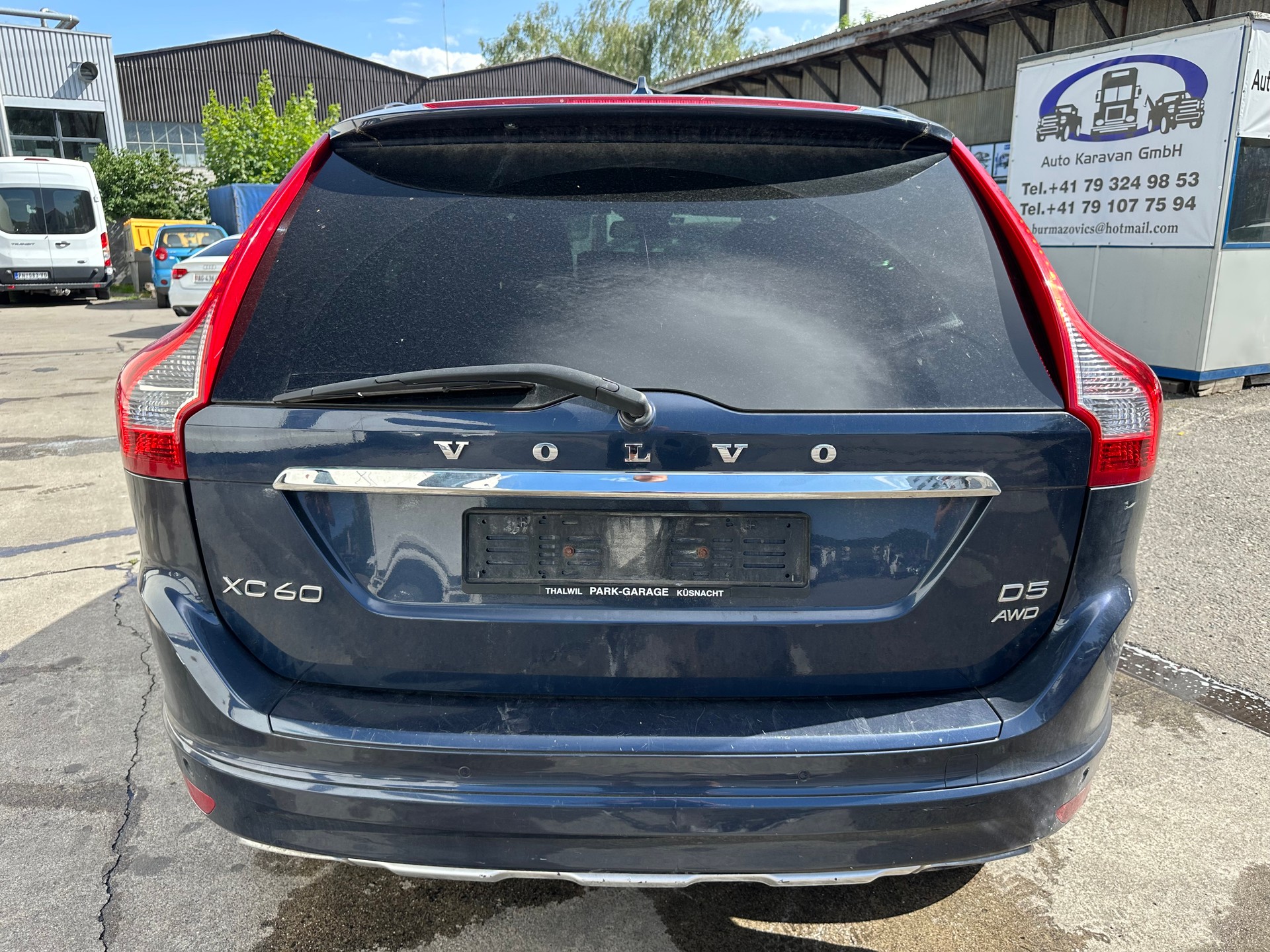 VOLVO XC60 D5 AWD Kinetic Geartronic-image-4