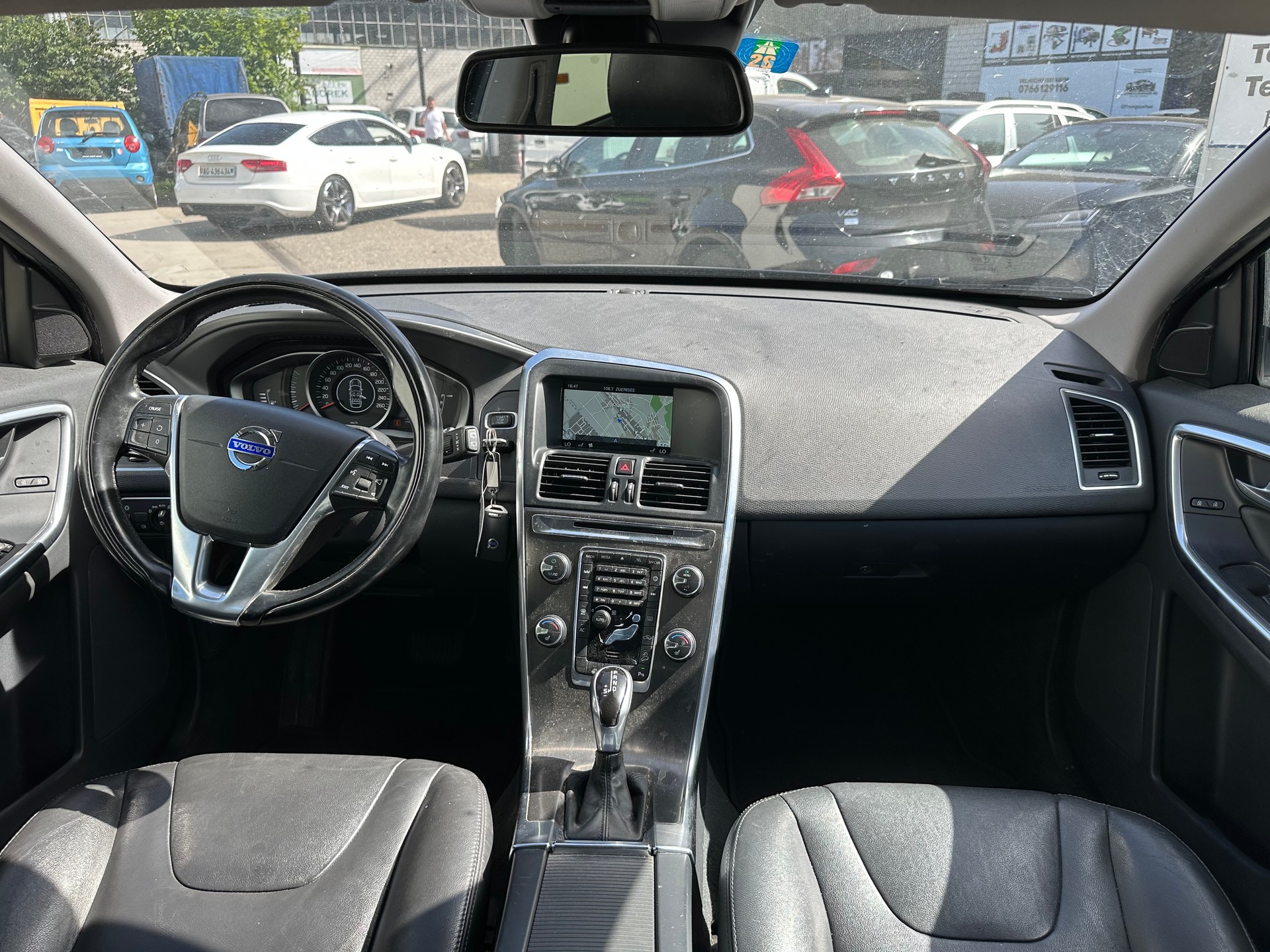 VOLVO XC60 D5 AWD Kinetic Geartronic-image-9