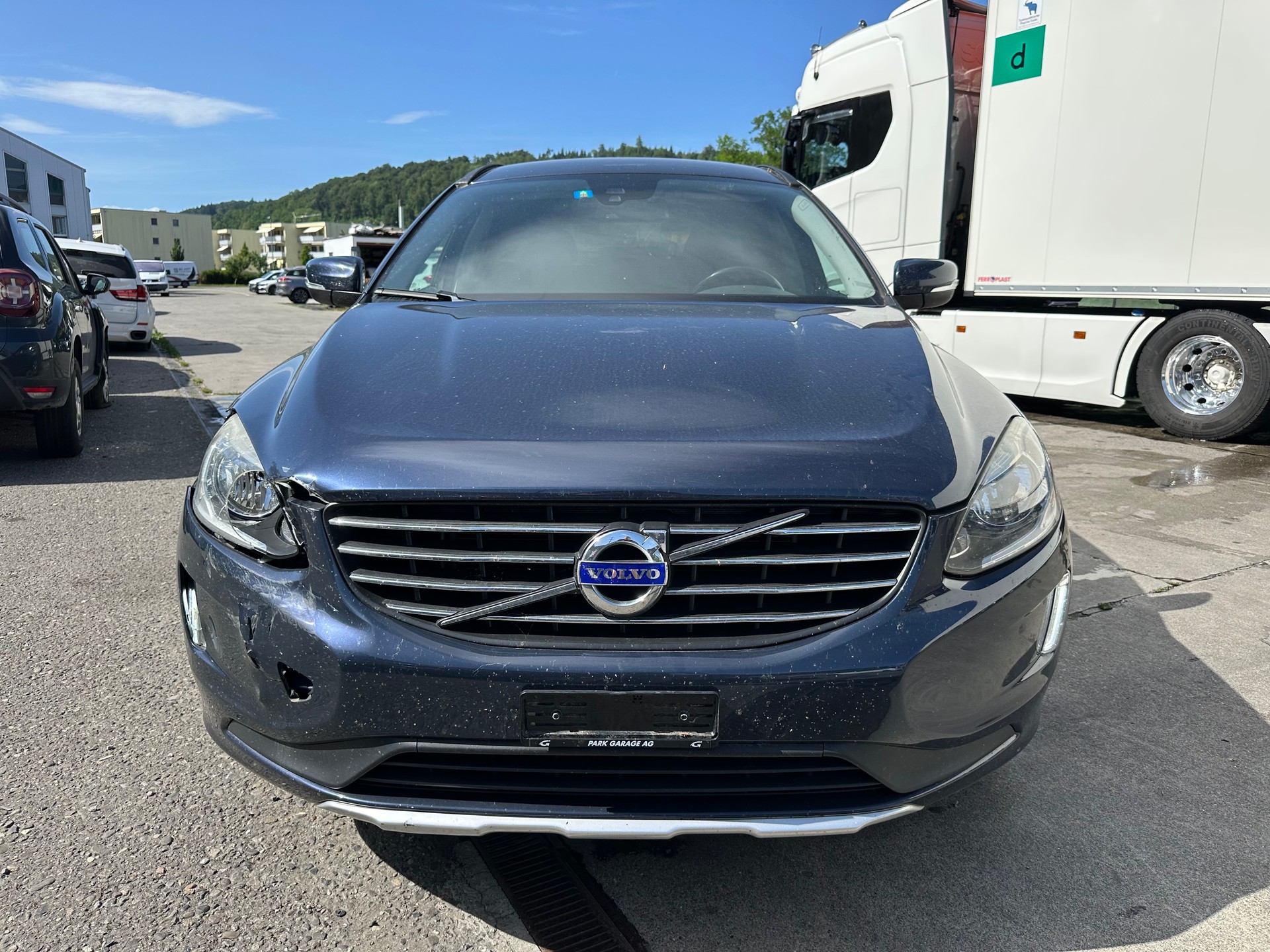 VOLVO XC60 D5 AWD Kinetic Geartronic-image-0