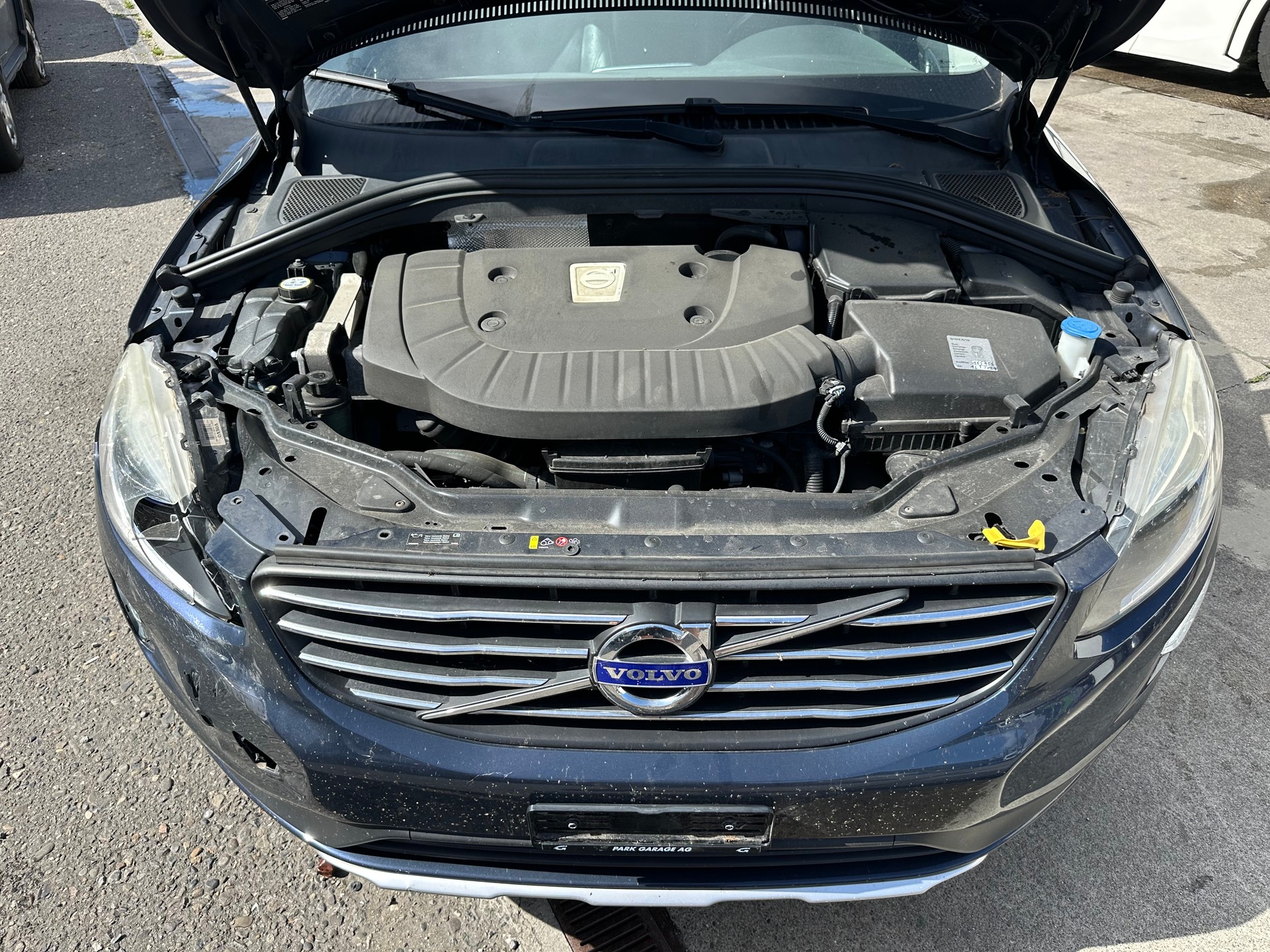 VOLVO XC60 D5 AWD Kinetic Geartronic-image-13