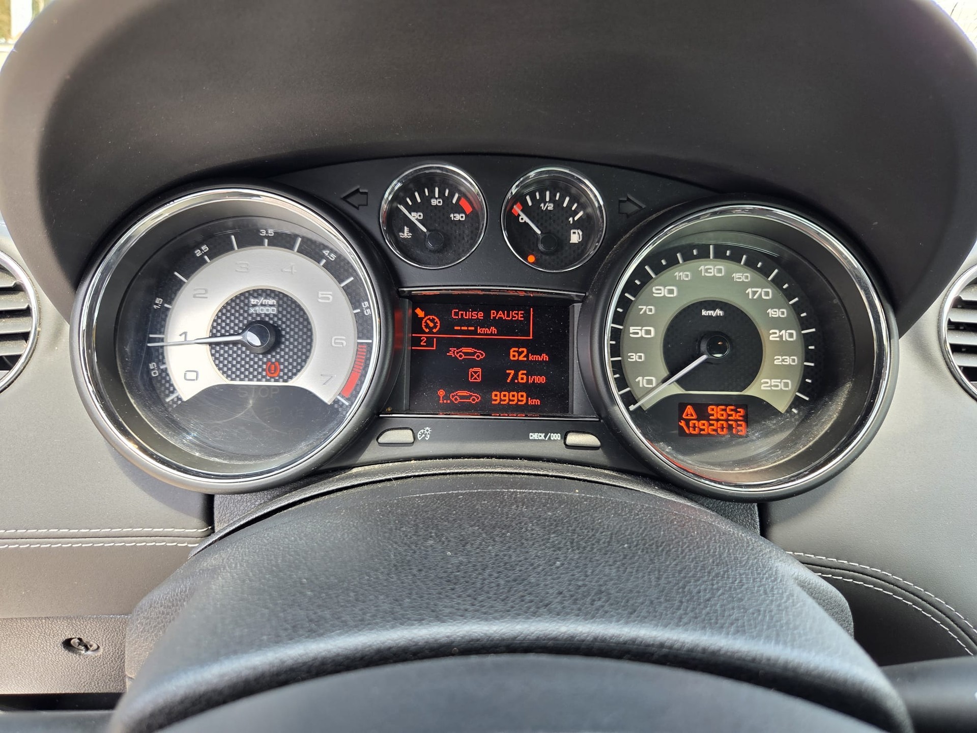 PEUGEOT RCZ 1.6 Turbo-image-14