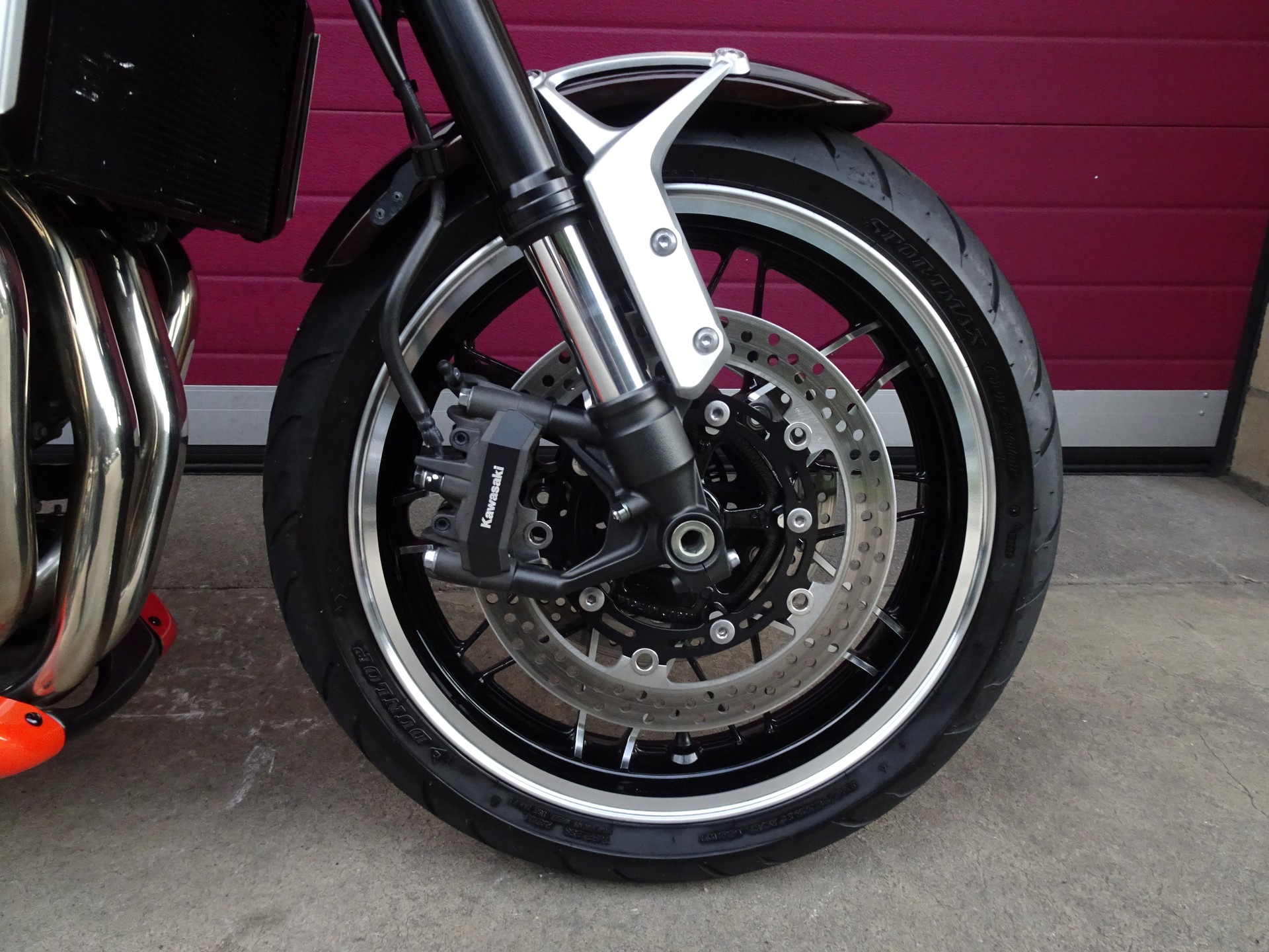 KAWASAKI Z 900 RS-showroom-element-1