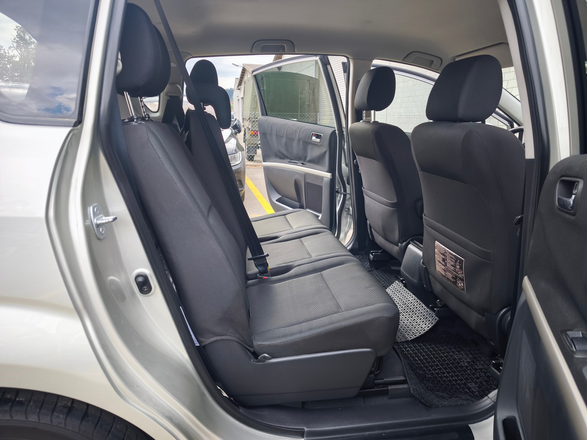 TOYOTA Corolla Verso 1.8 Pardo-image-7