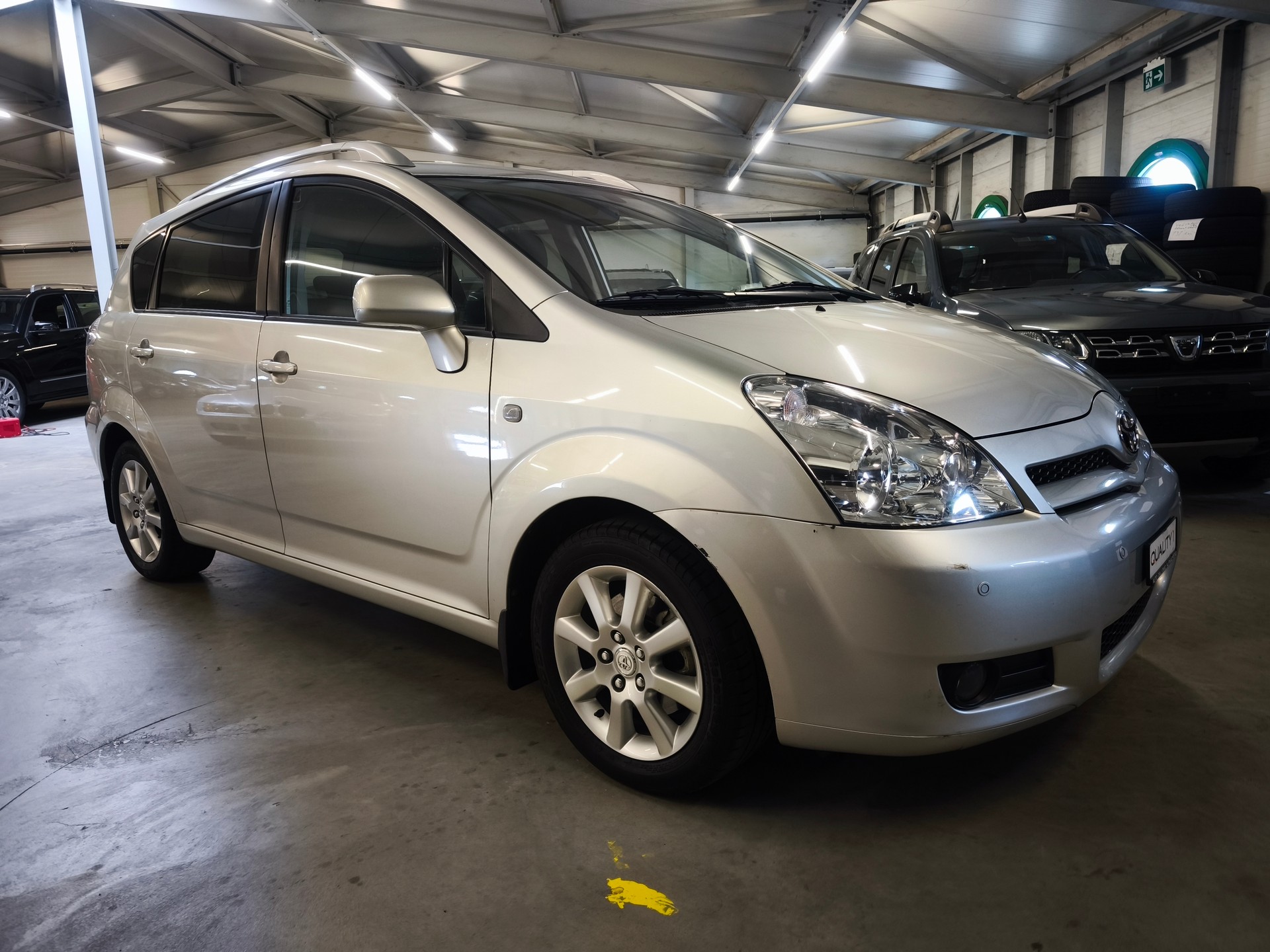 TOYOTA Corolla Verso 1.8 Pardo-image-1
