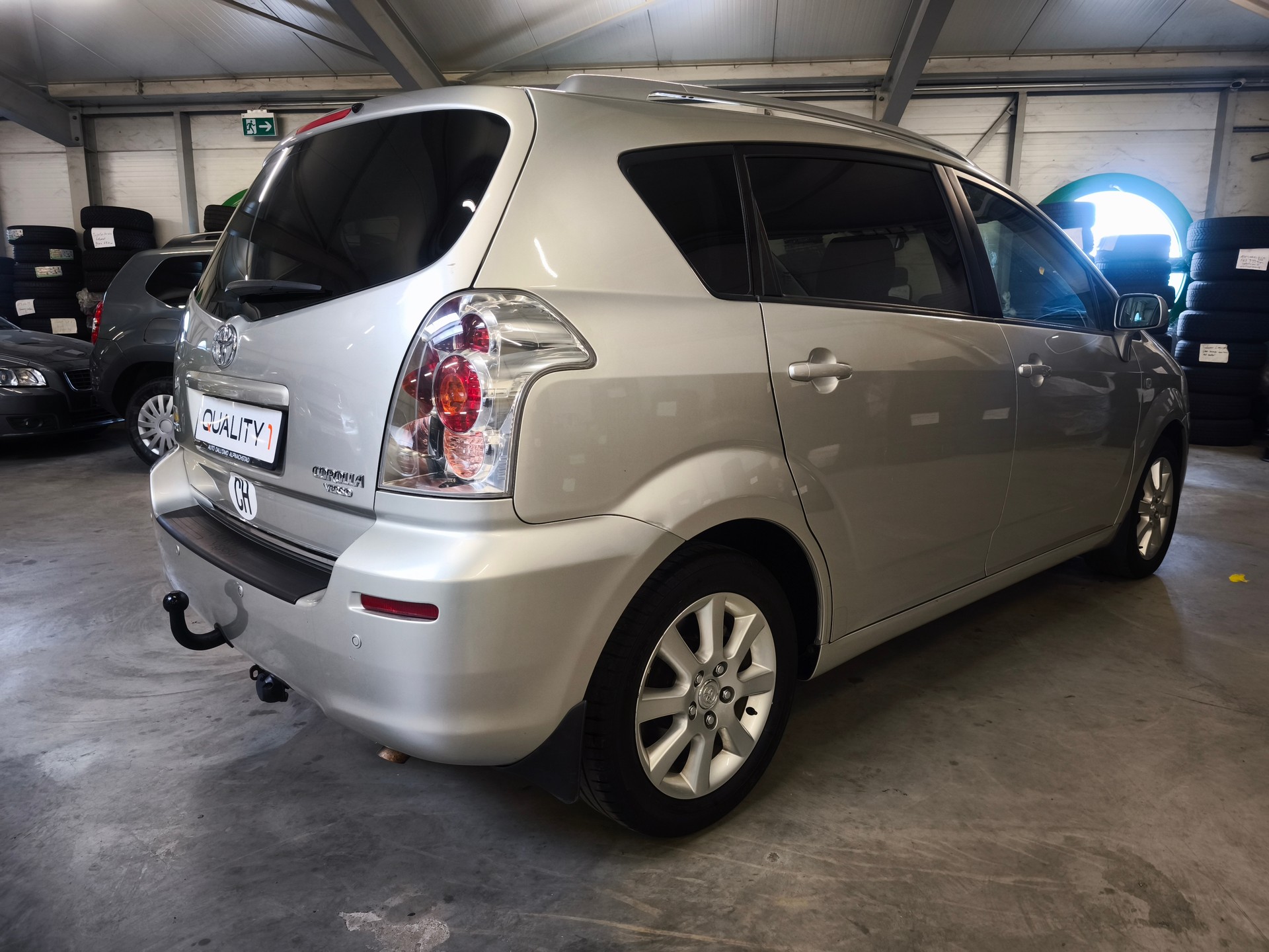 TOYOTA Corolla Verso 1.8 Pardo-image-2