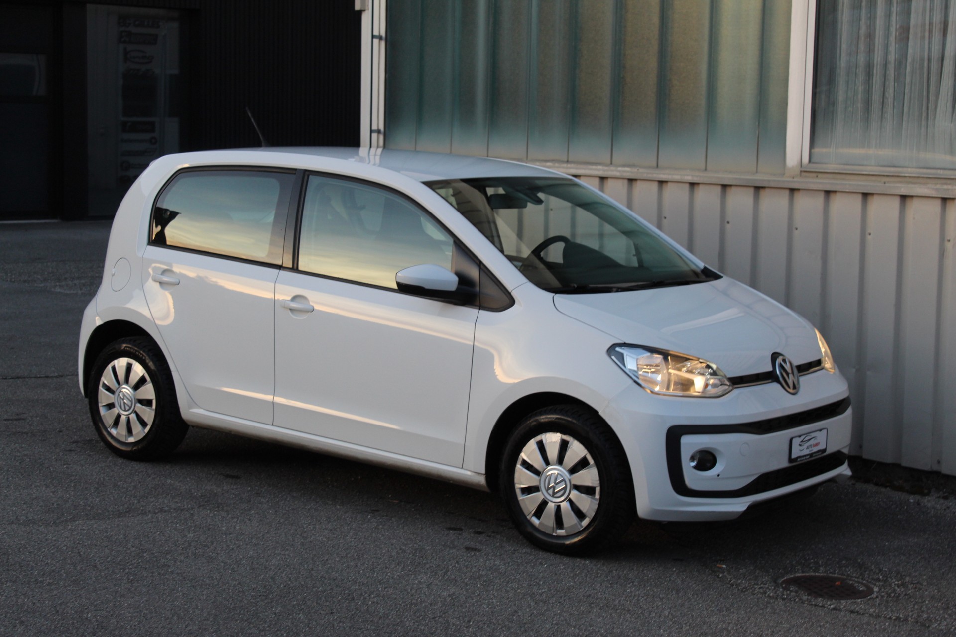 VW Up 1.0 move up-image-0