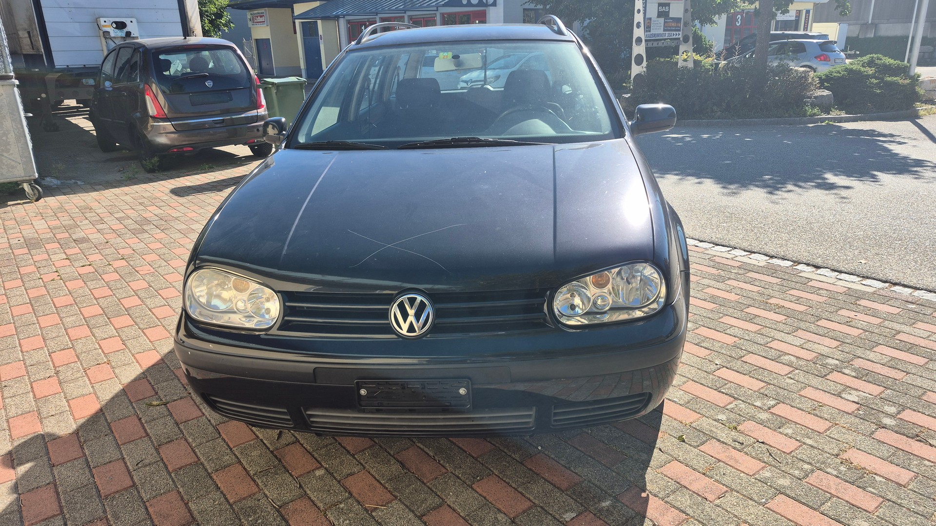 VW Golf Variant 1.9 TDI 4Motion-image-1