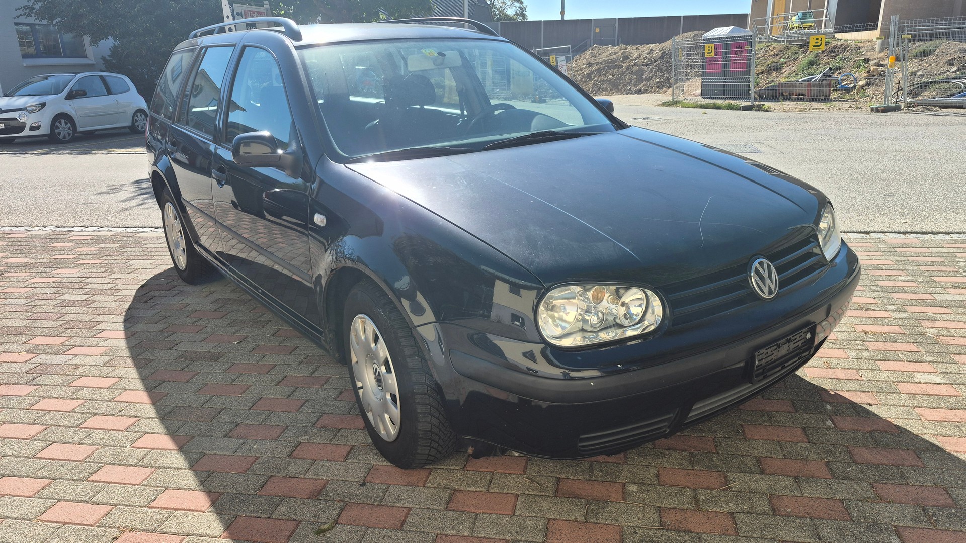 VW Golf Variant 1.9 TDI 4Motion-image-2