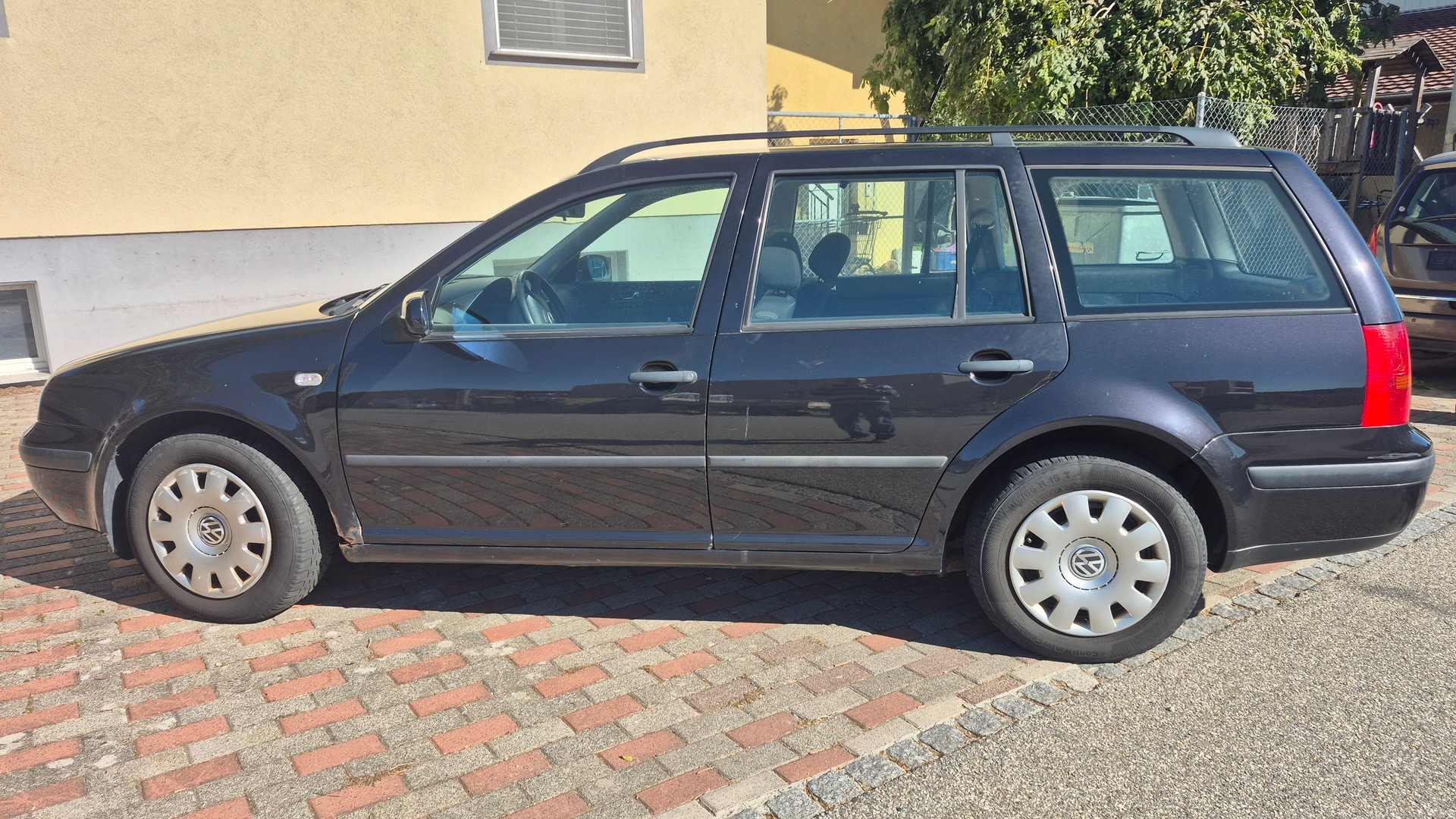 VW Golf Variant 1.9 TDI 4Motion-image-8