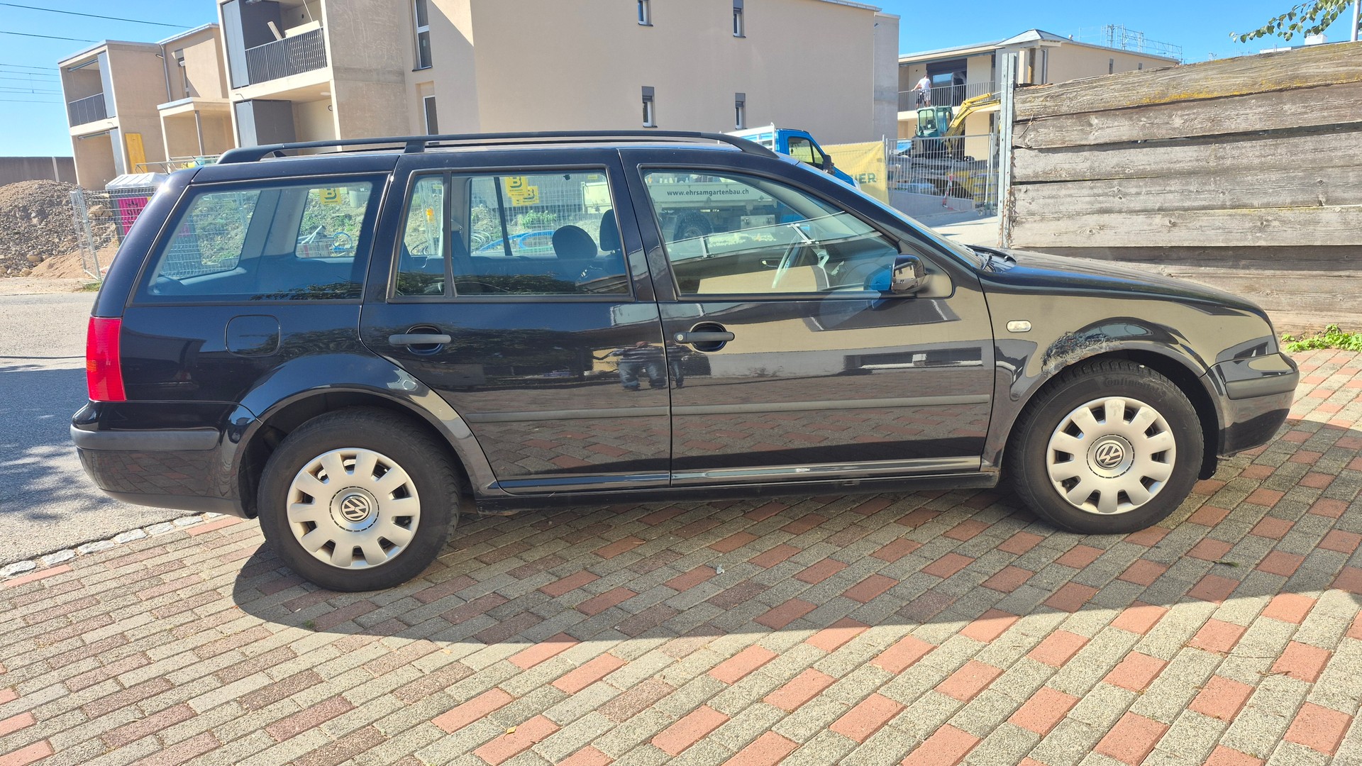 VW Golf Variant 1.9 TDI 4Motion-image-4