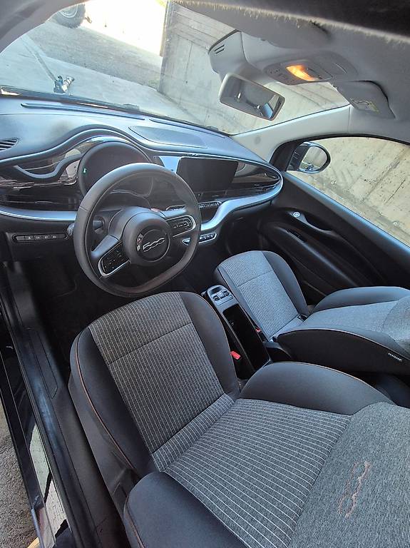 FIAT 500 electric 87 kW Icon-image-3