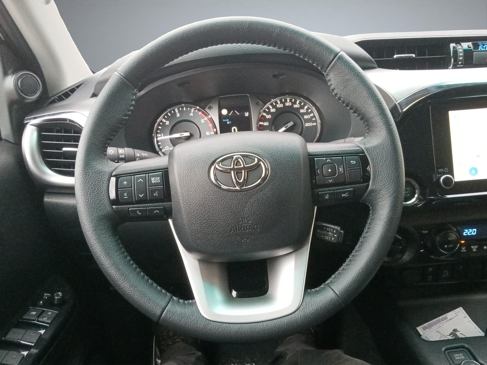 TOYOTA Hilux Double Cab.-Pick-up 2.8 D-4D 204 Style-image-6