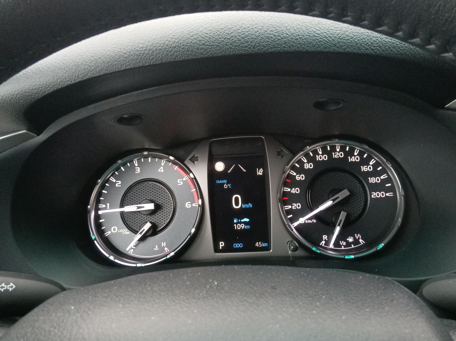 TOYOTA Hilux Double Cab.-Pick-up 2.8 D-4D 204 Style-image-7