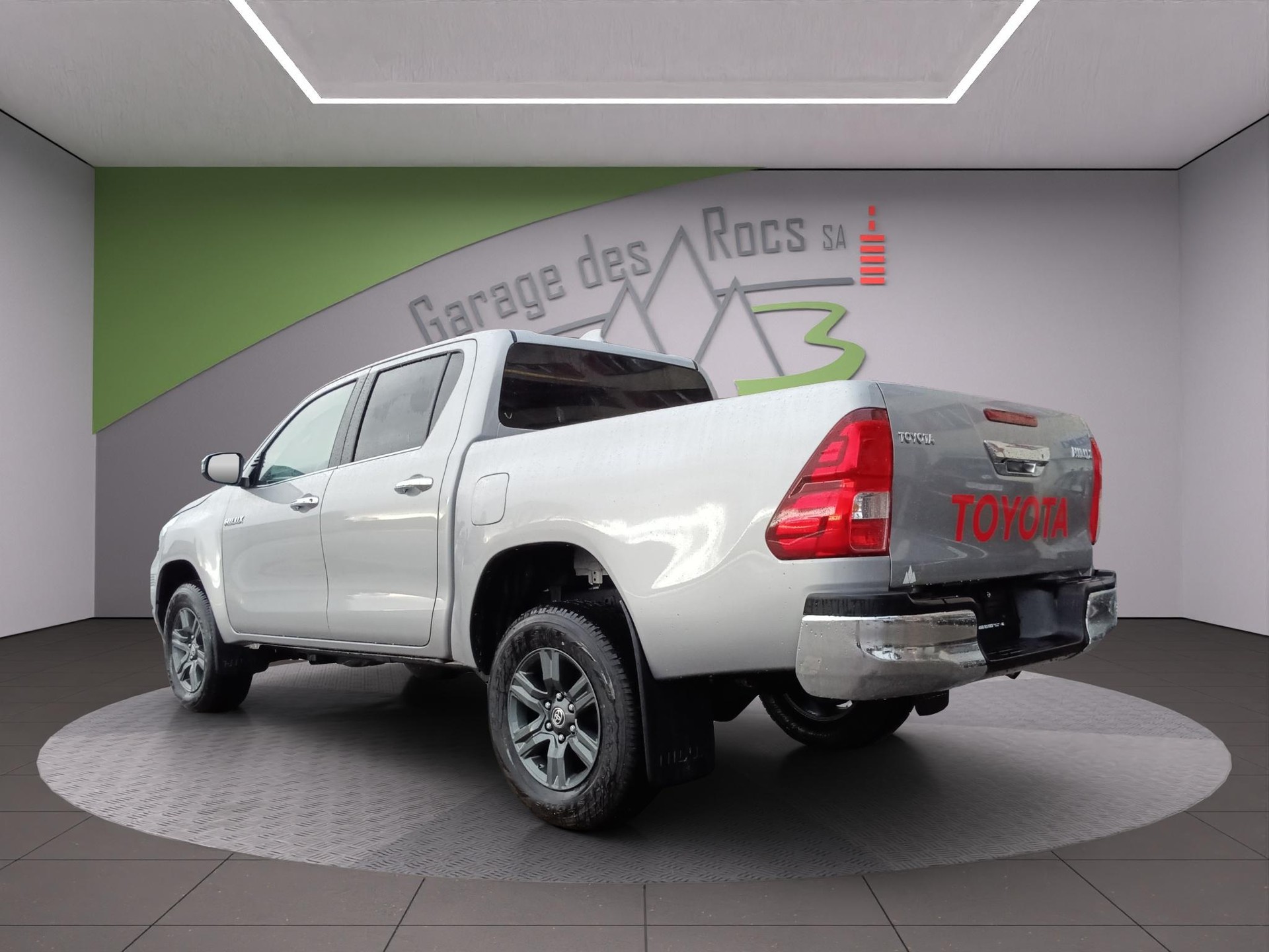 TOYOTA Hilux Double Cab.-Pick-up 2.8 D-4D 204 Style-image-2
