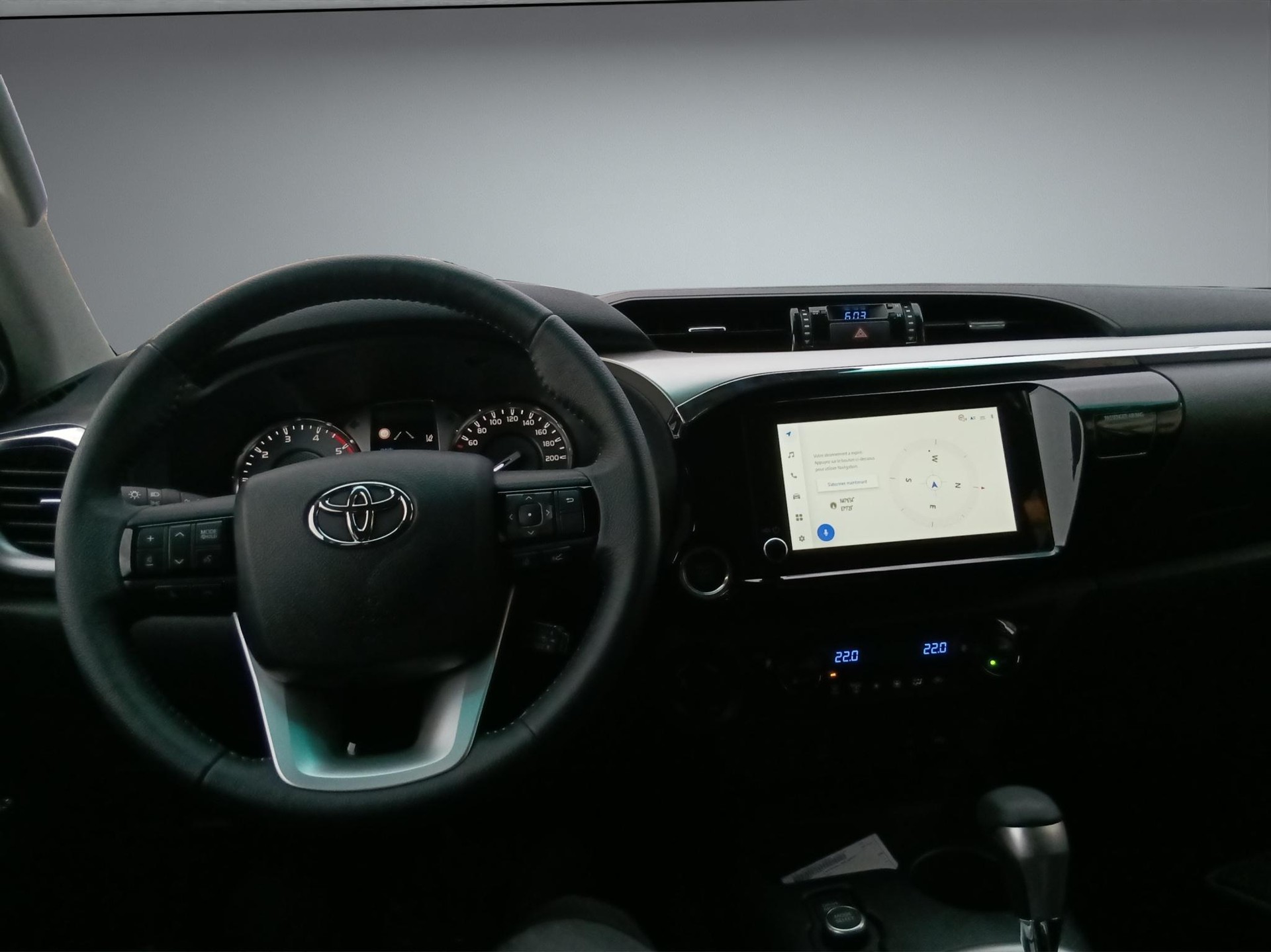 TOYOTA Hilux Double Cab.-Pick-up 2.8 D-4D 204 Style-image-8