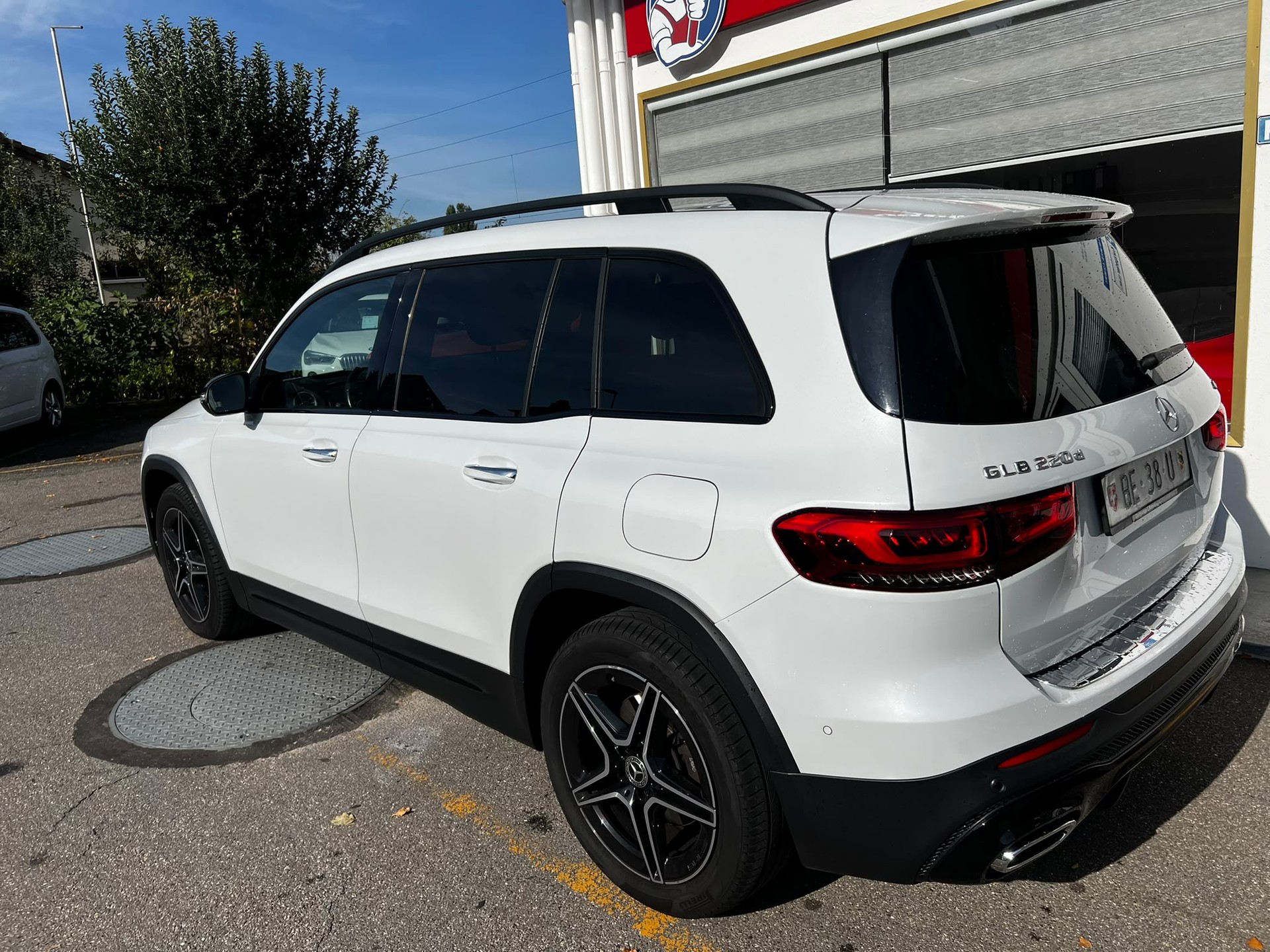 MERCEDES-BENZ GLB 220 d 4Matic AMG Line 8G-Tronic-image-9