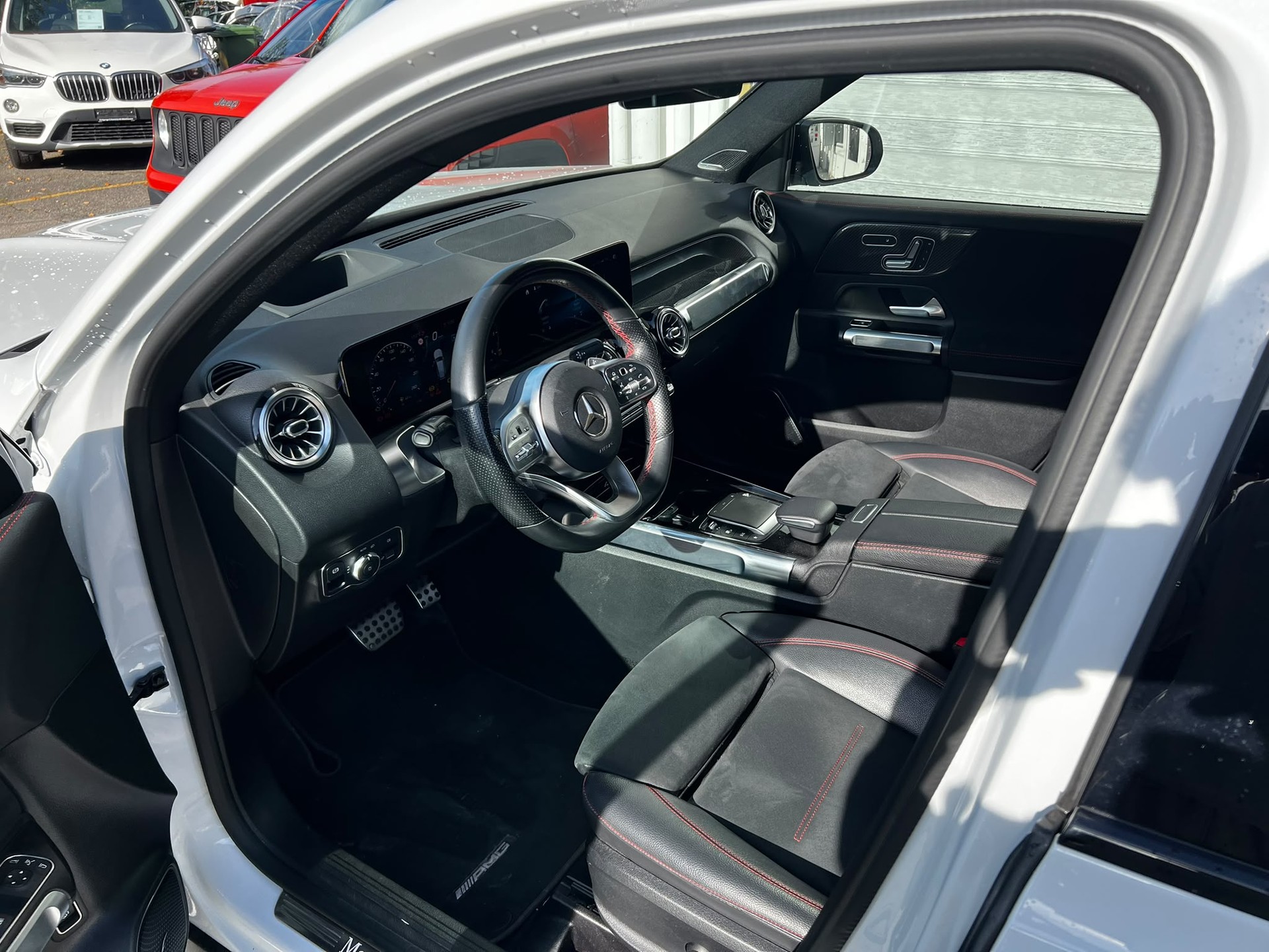 MERCEDES-BENZ GLB 220 d 4Matic AMG Line 8G-Tronic-image-2