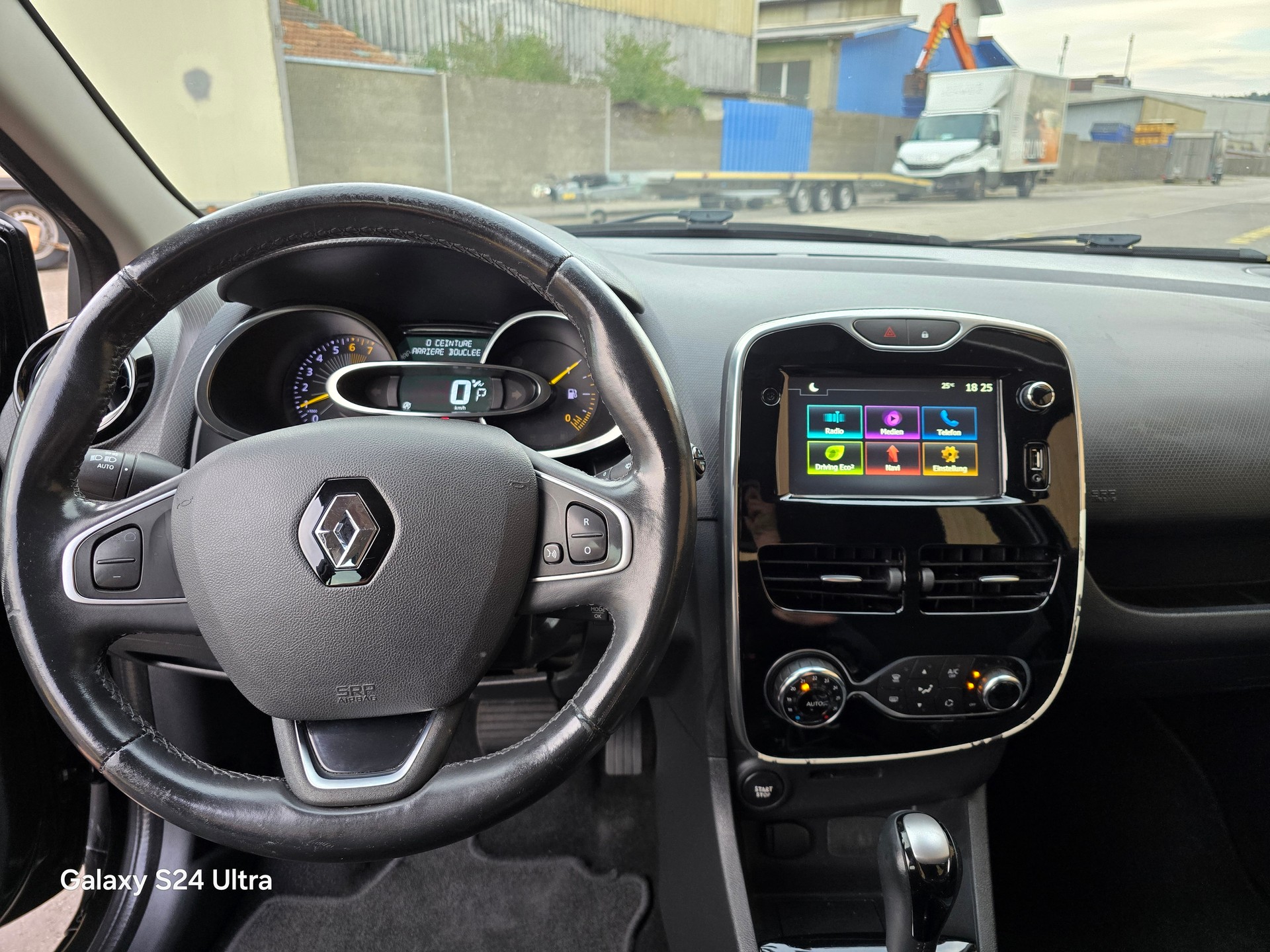 RENAULT 1.2 TCe 120 Iconic S/S-image-5