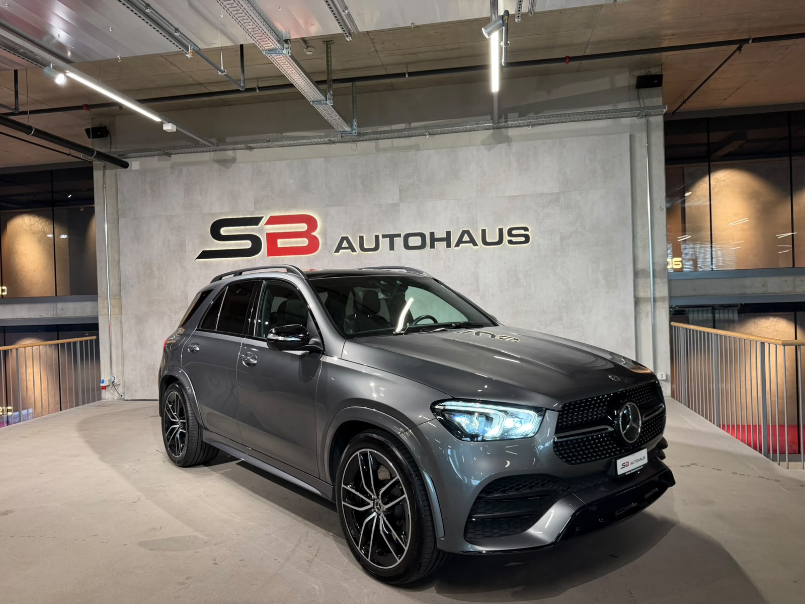 MERCEDES-BENZ GLE 450 4Matic AMG Line 9G-Tronic (CH) 7 Platz-showroom-element-2