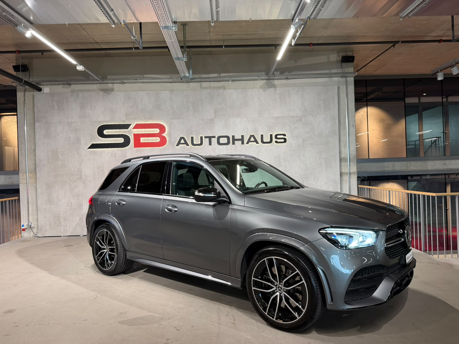 MERCEDES-BENZ GLE 450 4Matic AMG Line 9G-Tronic (CH) 7 Platz-showroom-element-1