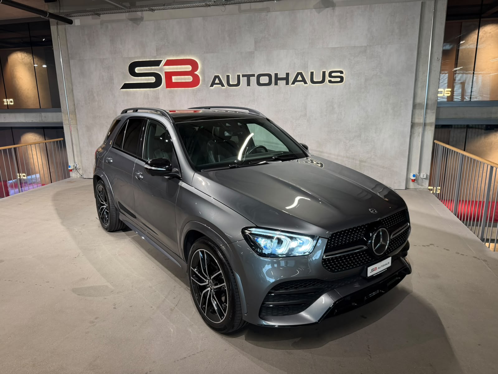 MERCEDES-BENZ GLE 450 4Matic AMG Line 9G-Tronic (CH) 7 Platz-showroom-element-3