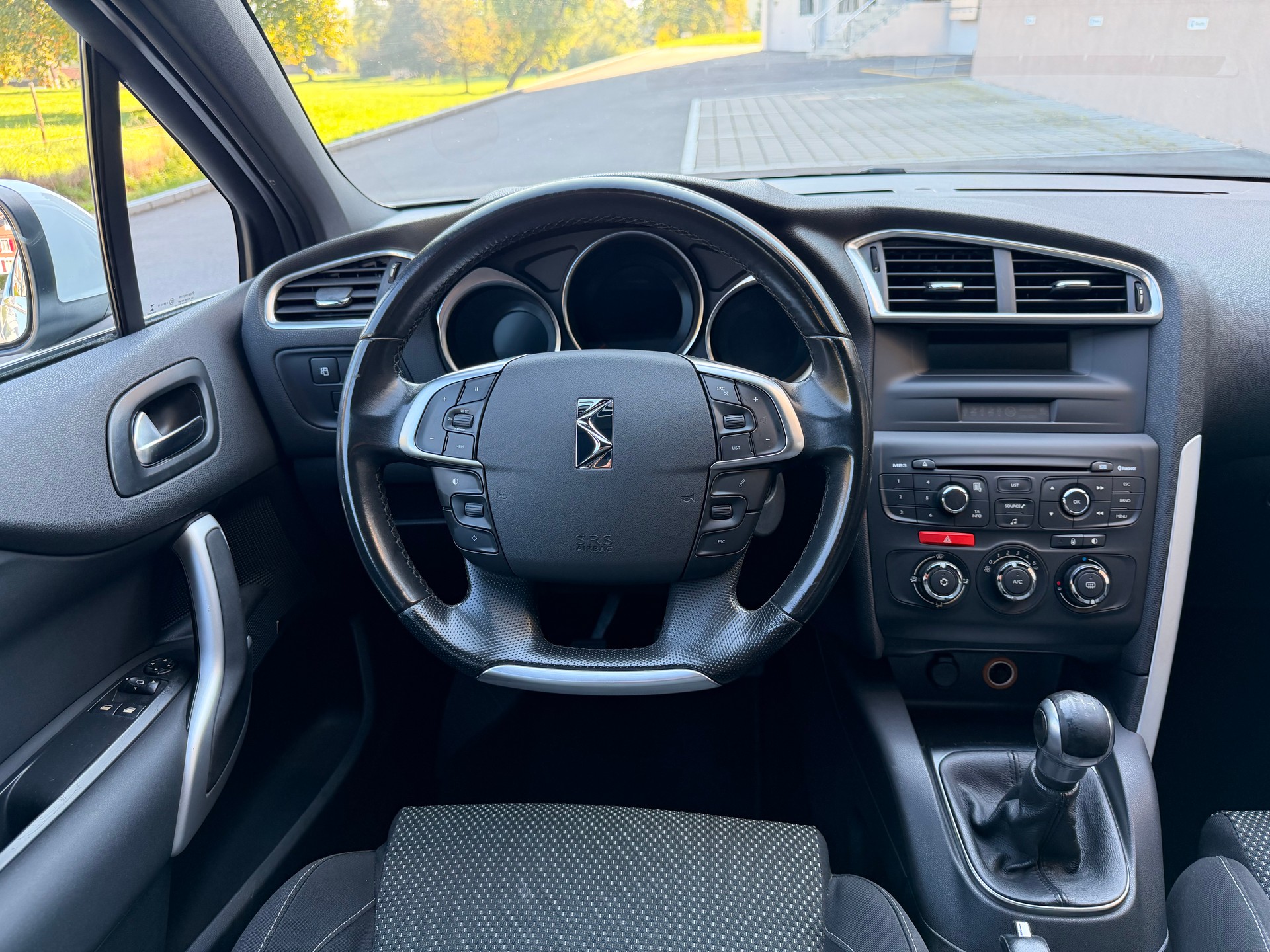 DS AUTOMOBILES DS4 1.6 VTi Chic-image-8