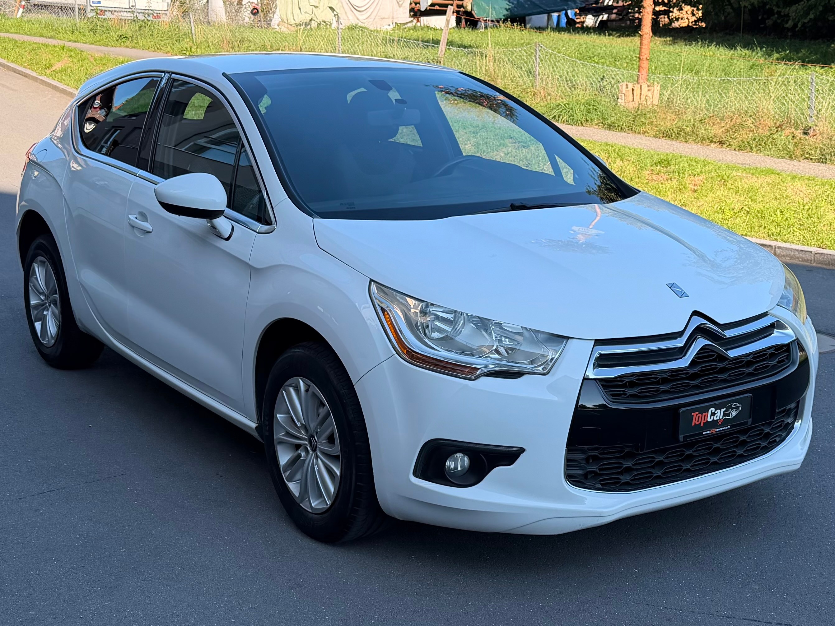 Car photo