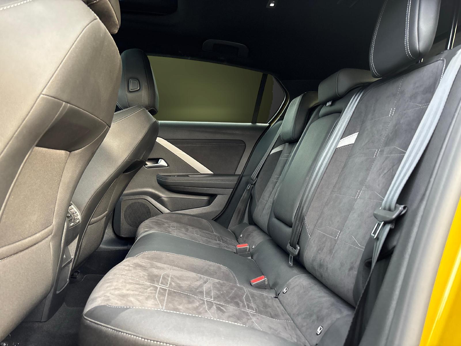 OPEL Astra 1.6 T PHEV 180 Swiss Premium-image-9