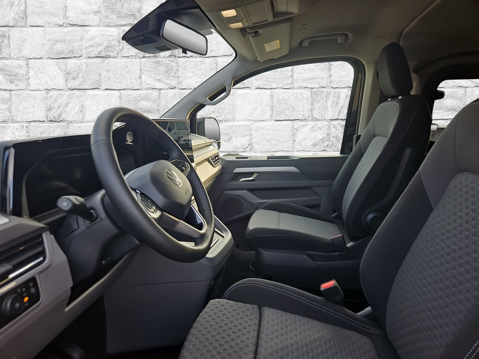 VW Caravelle BEV Life-image-7