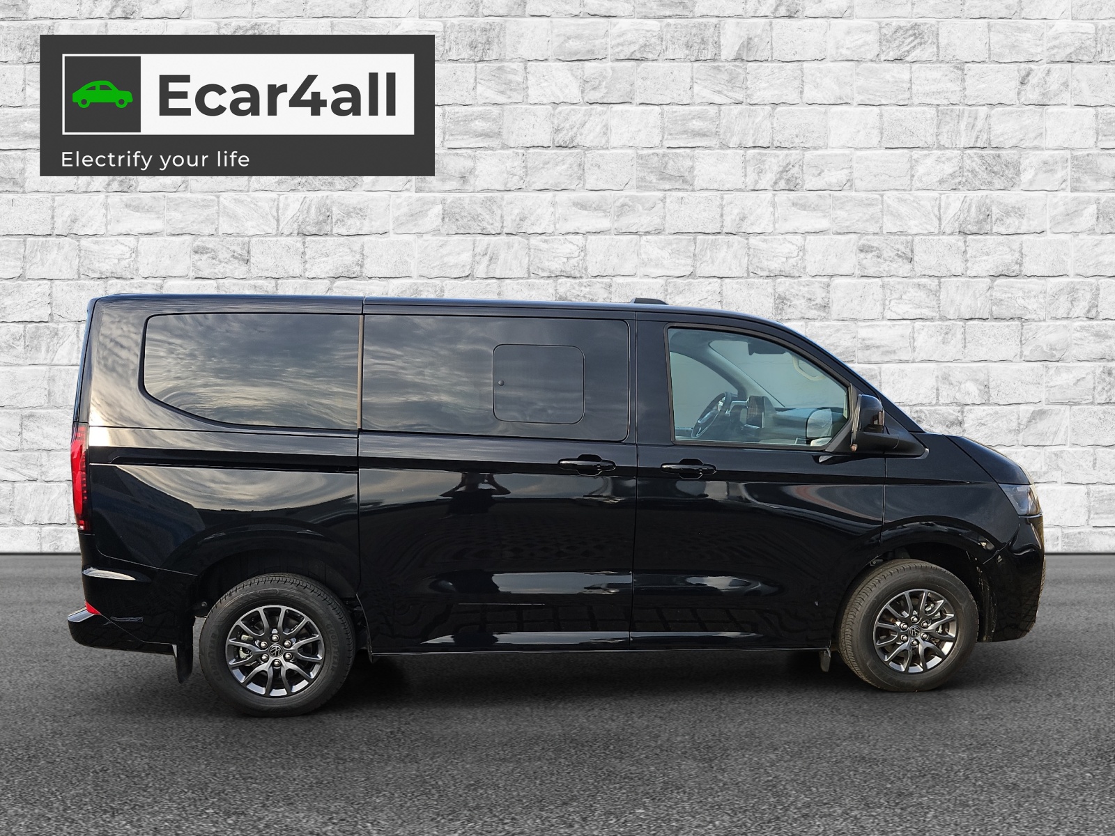 VW Caravelle BEV Life-image-3