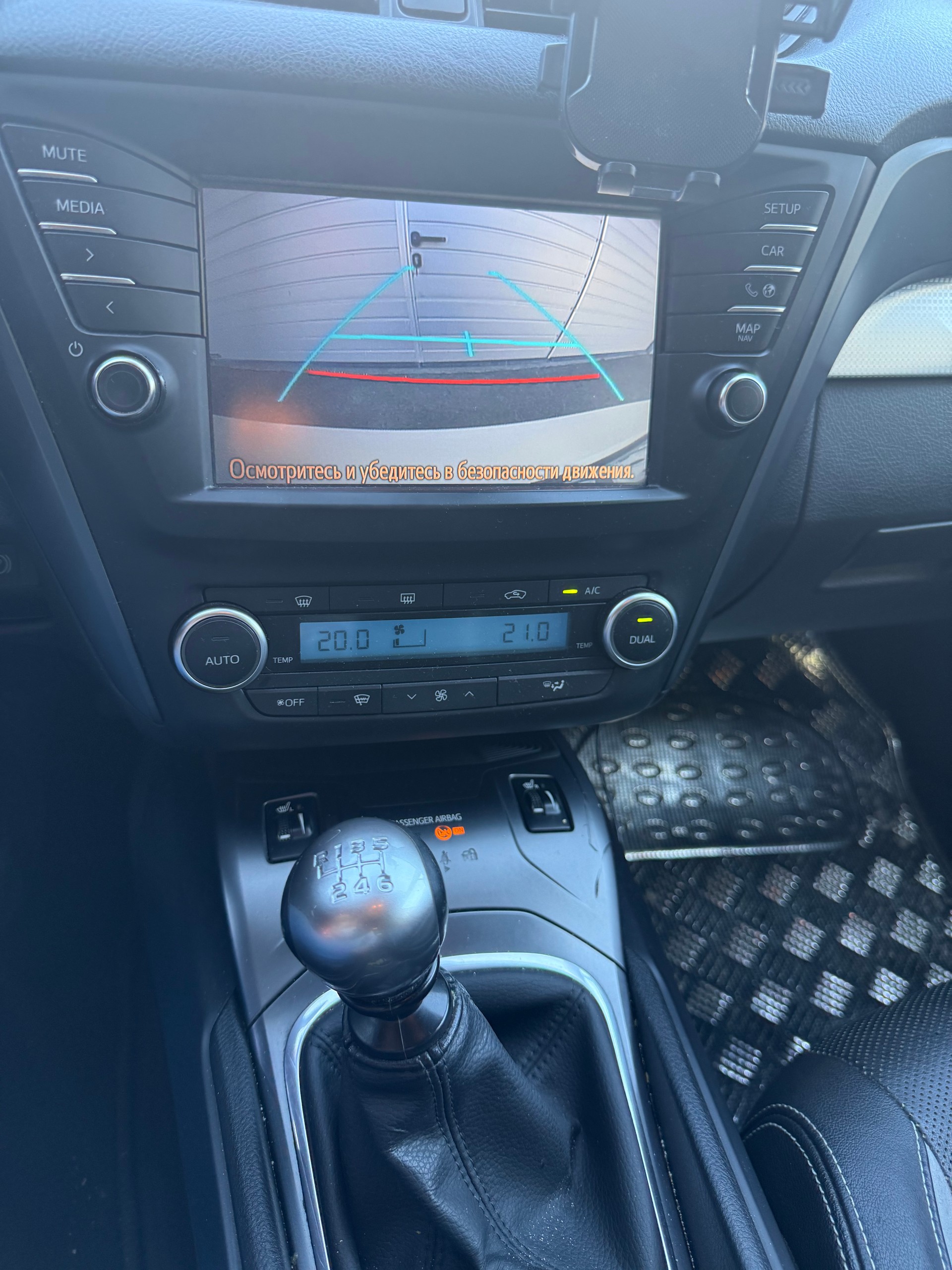 TOYOTA Avensis Touring Sports 2.0 D-4D Sol Premium-image-7