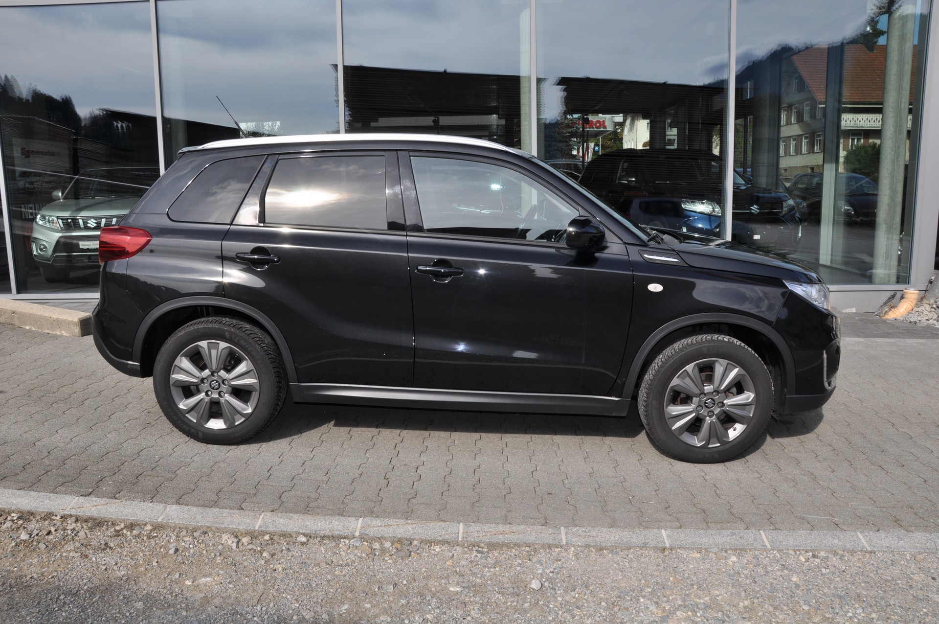 SUZUKI Vitara 1.0 Unico-image-6