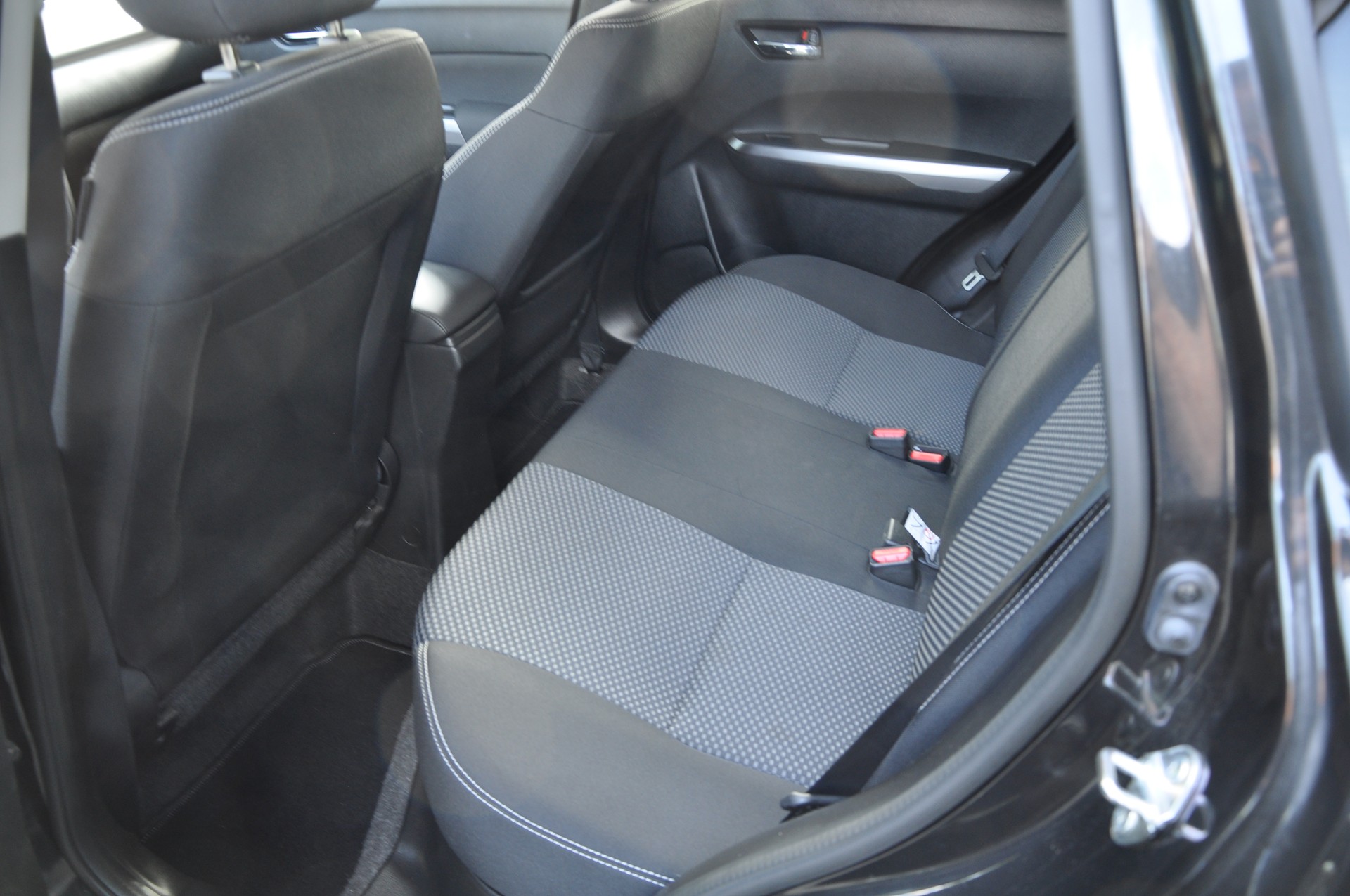SUZUKI Vitara 1.0 Unico-image-12
