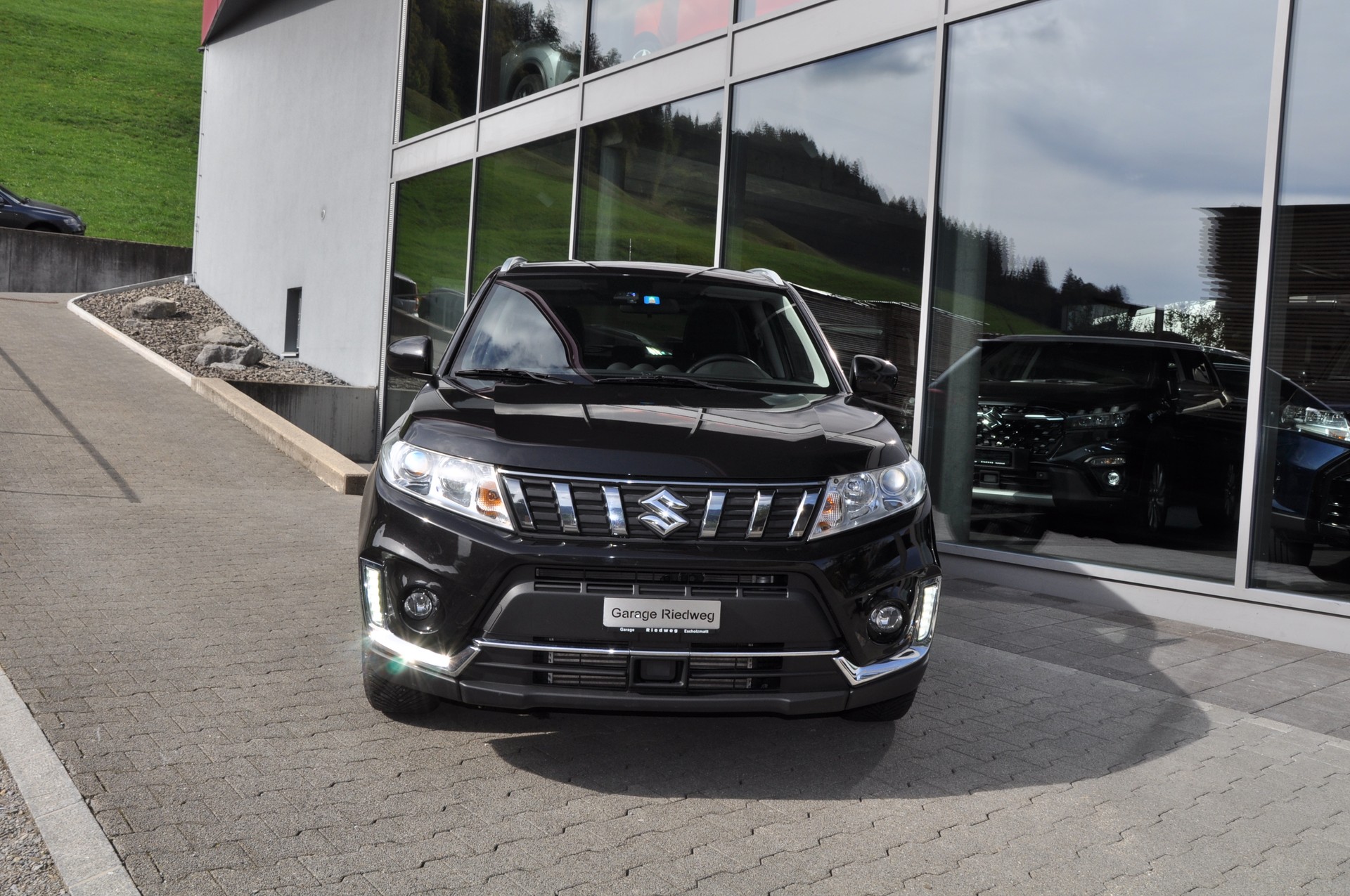 SUZUKI Vitara 1.0 Unico-image-1
