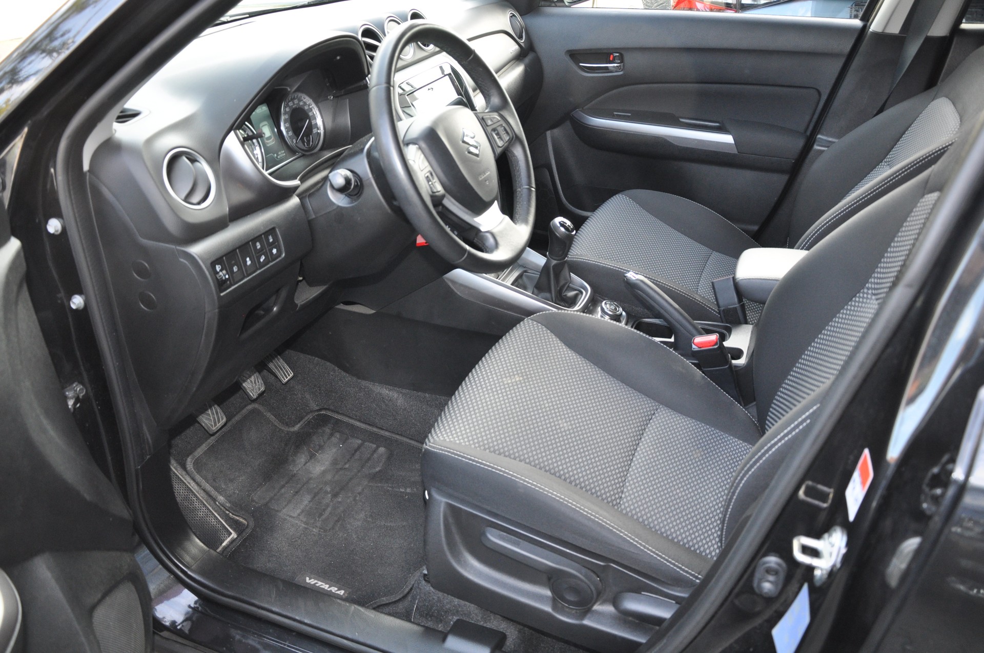 SUZUKI Vitara 1.0 Unico-image-11