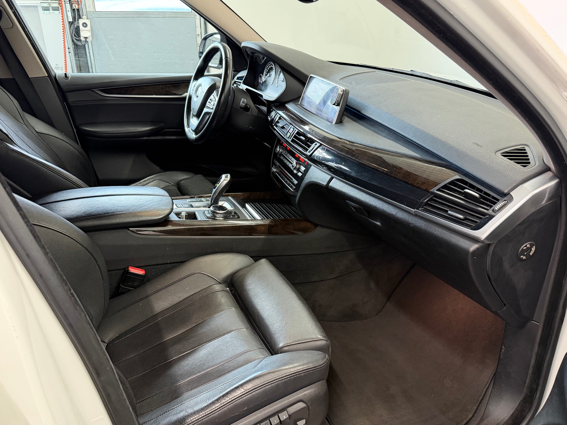 BMW X5 xDrive 30d Steptronic-image-9