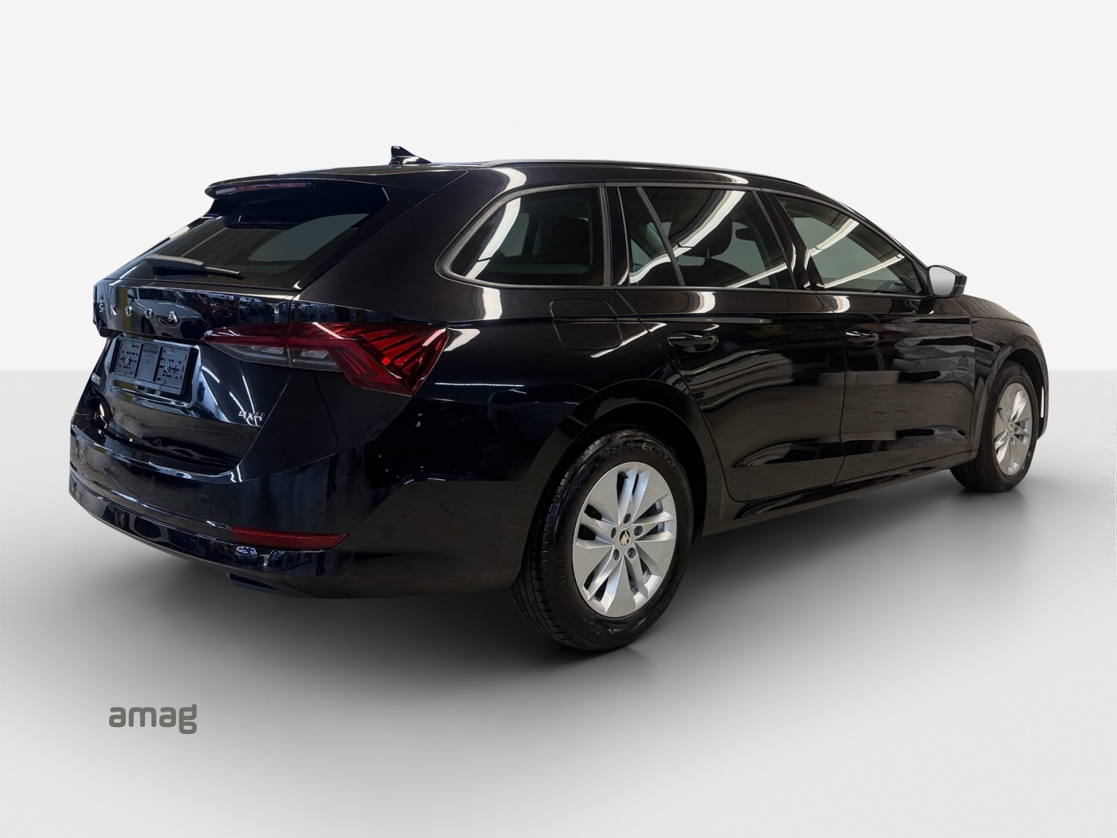 SKODA Octavia Combi 2.0 TDI DSG Ambition 4x4-image-4