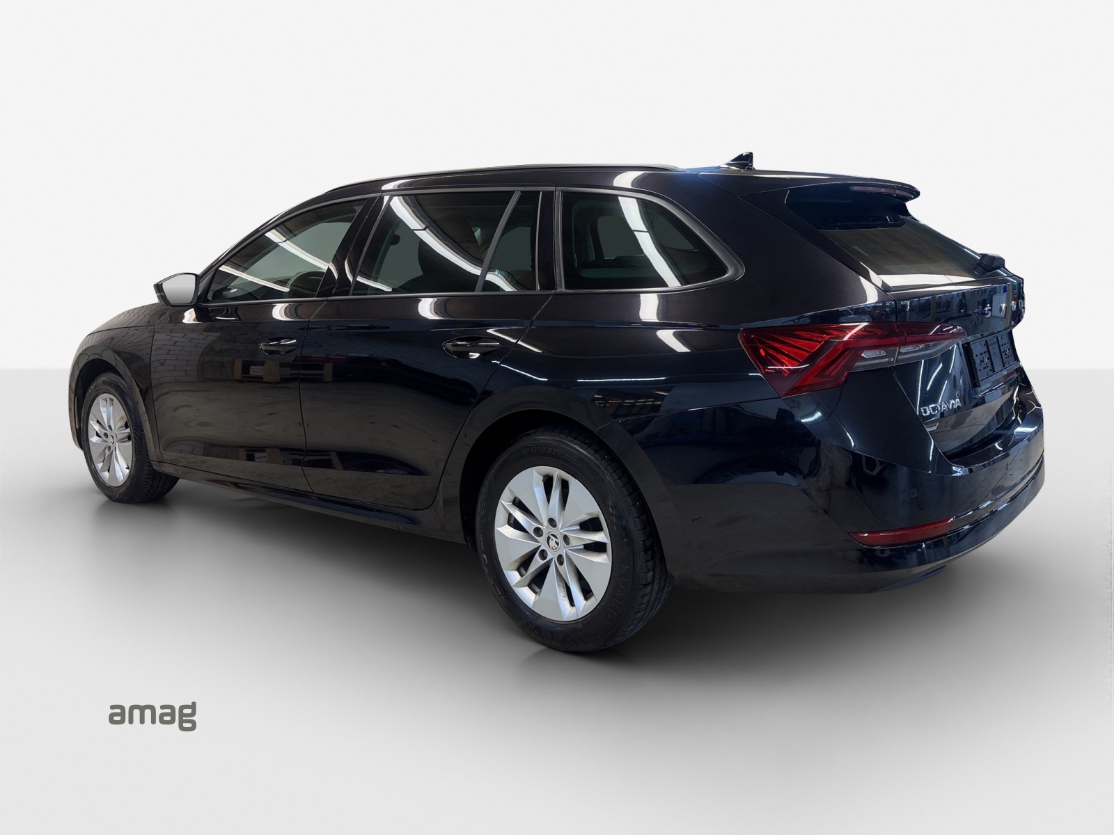 SKODA Octavia Combi 2.0 TDI DSG Ambition 4x4-image-2