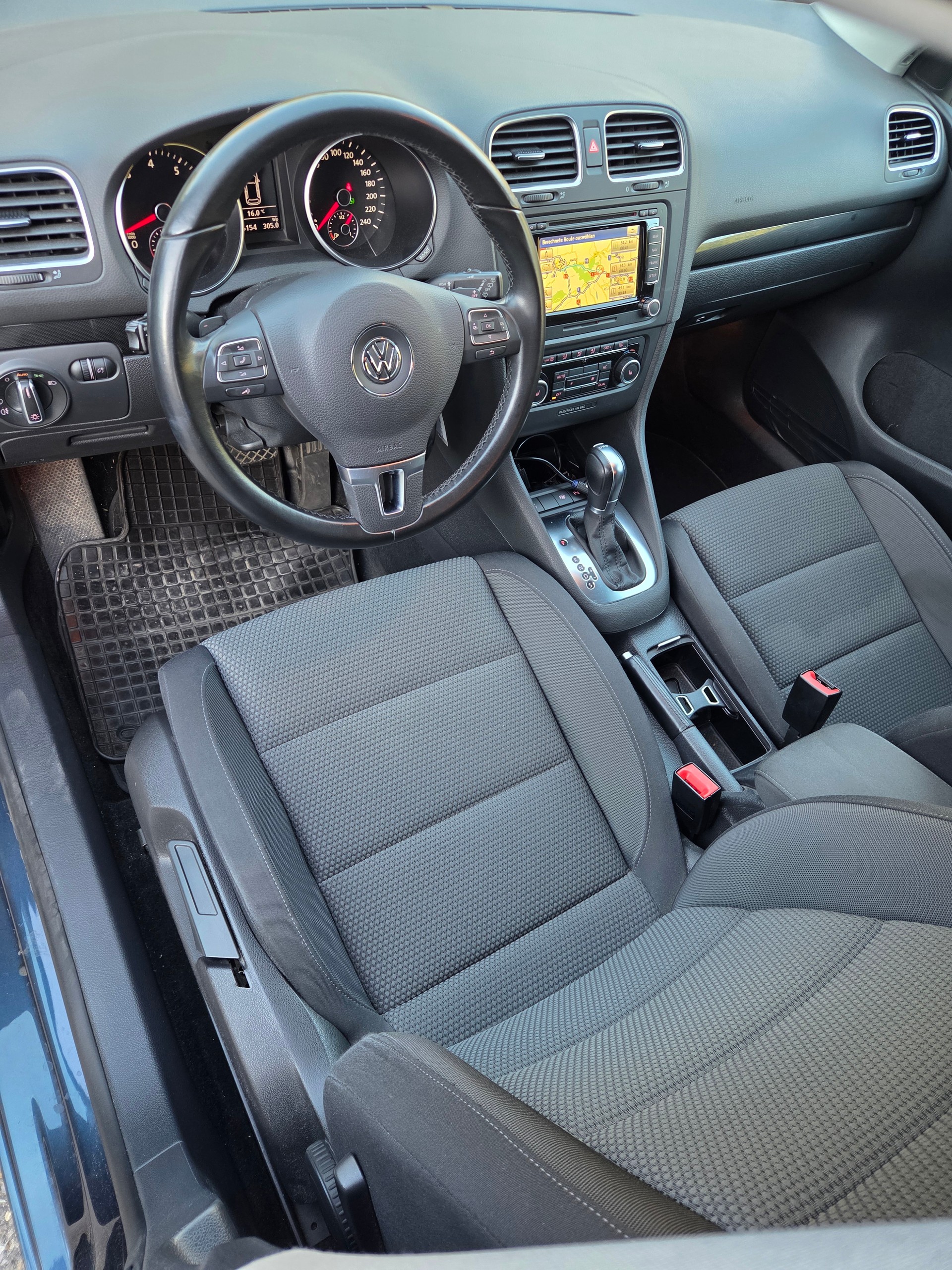 VW Golf 1.2 TSI BlueMotion Technology Team DSG-image-8