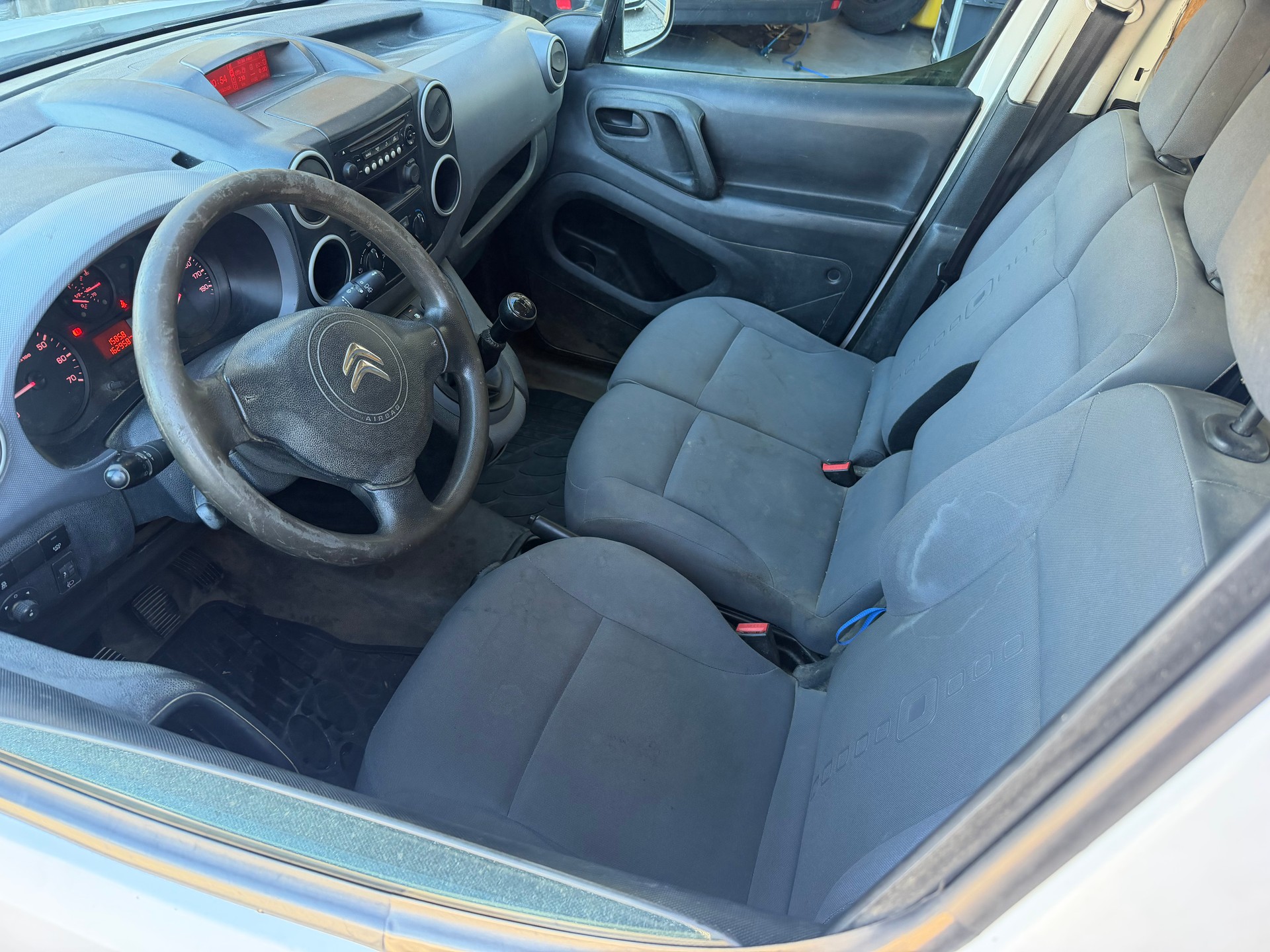 CITROEN Berlingo 1.6 BlueHDi 100 S&S Business-image-9