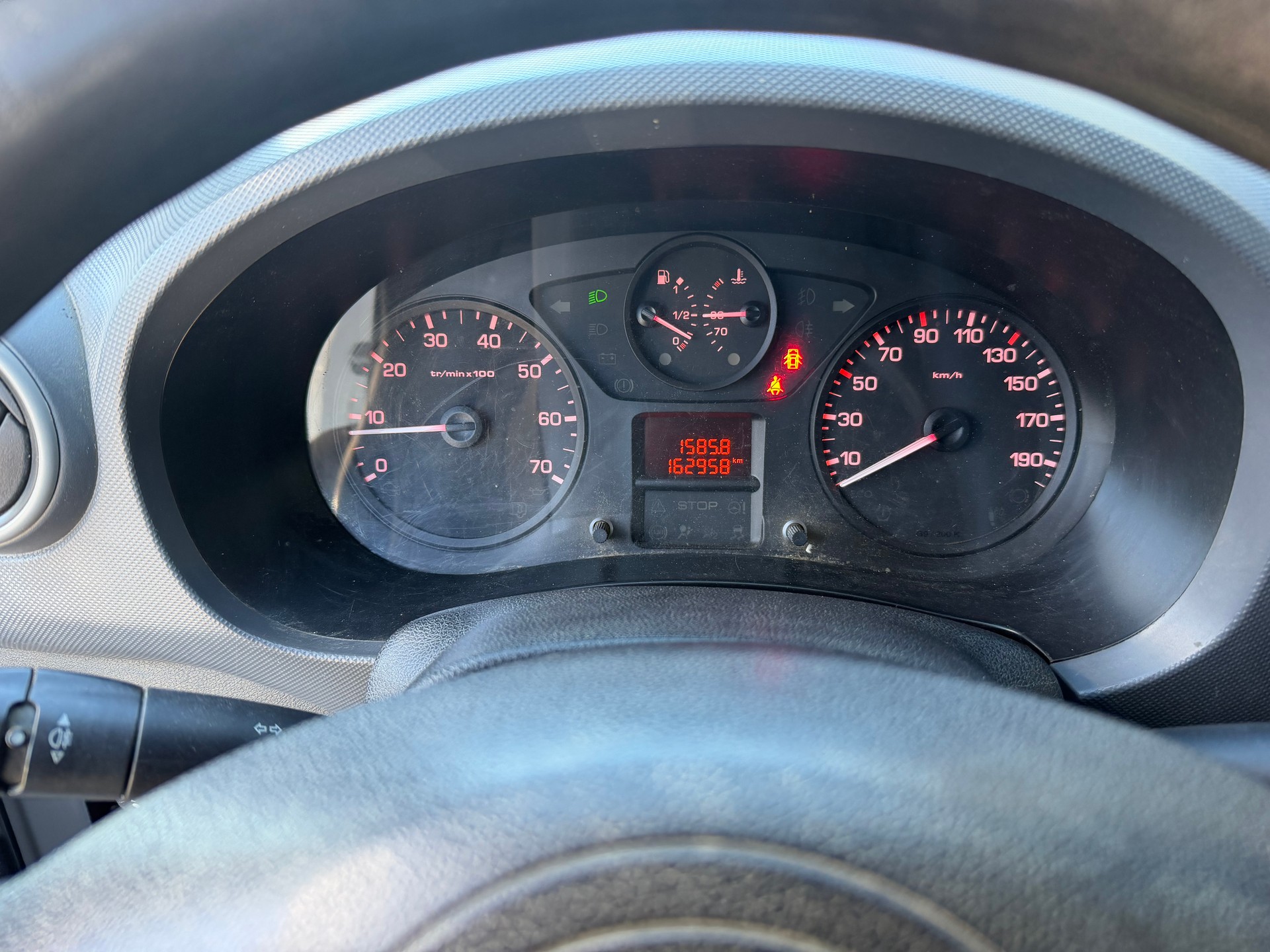CITROEN Berlingo 1.6 BlueHDi 100 S&S Business-image-8