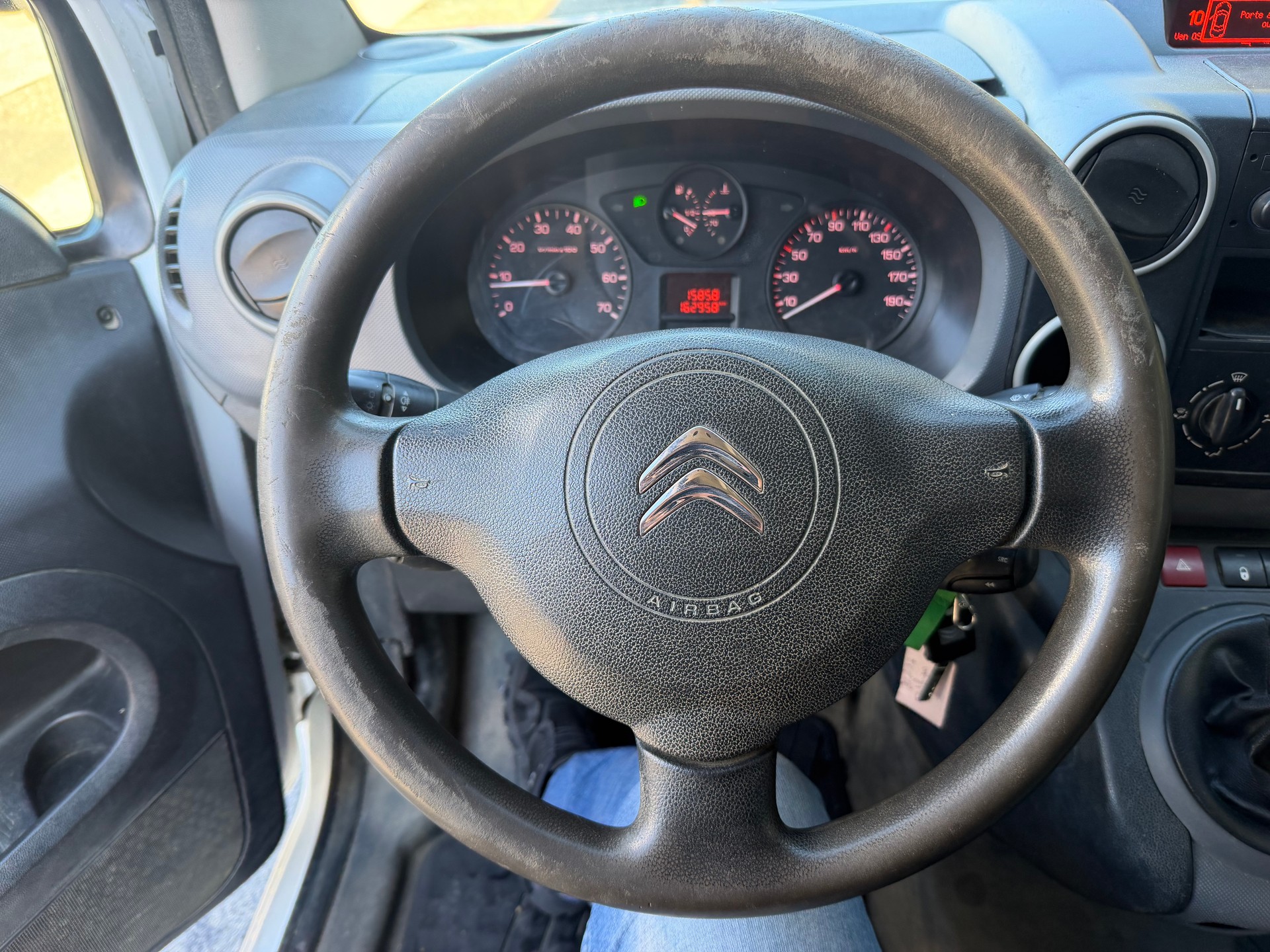 CITROEN Berlingo 1.6 BlueHDi 100 S&S Business-image-11