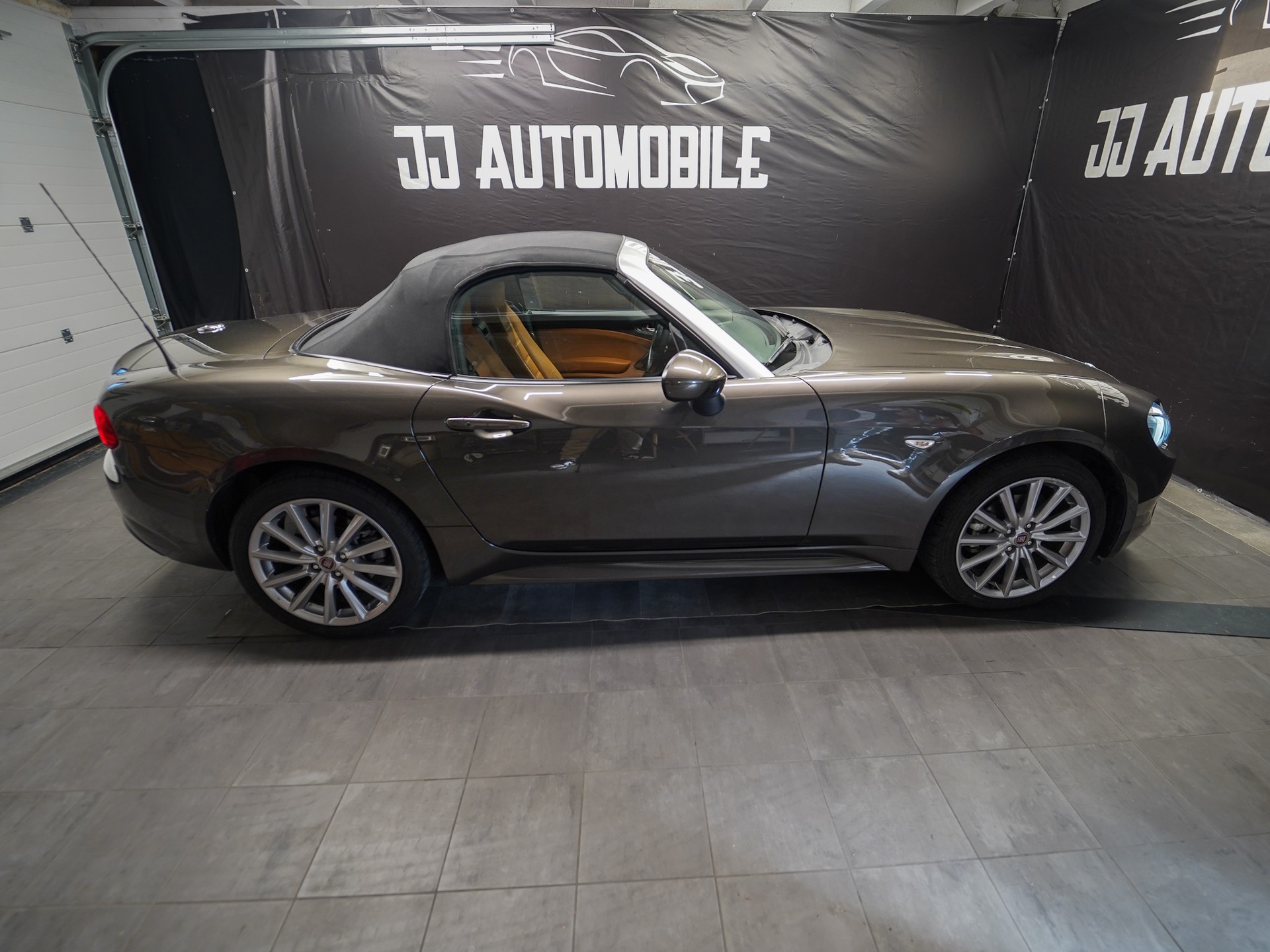 FIAT 124 Spider 1.4 TB Lusso Automatic-image-15