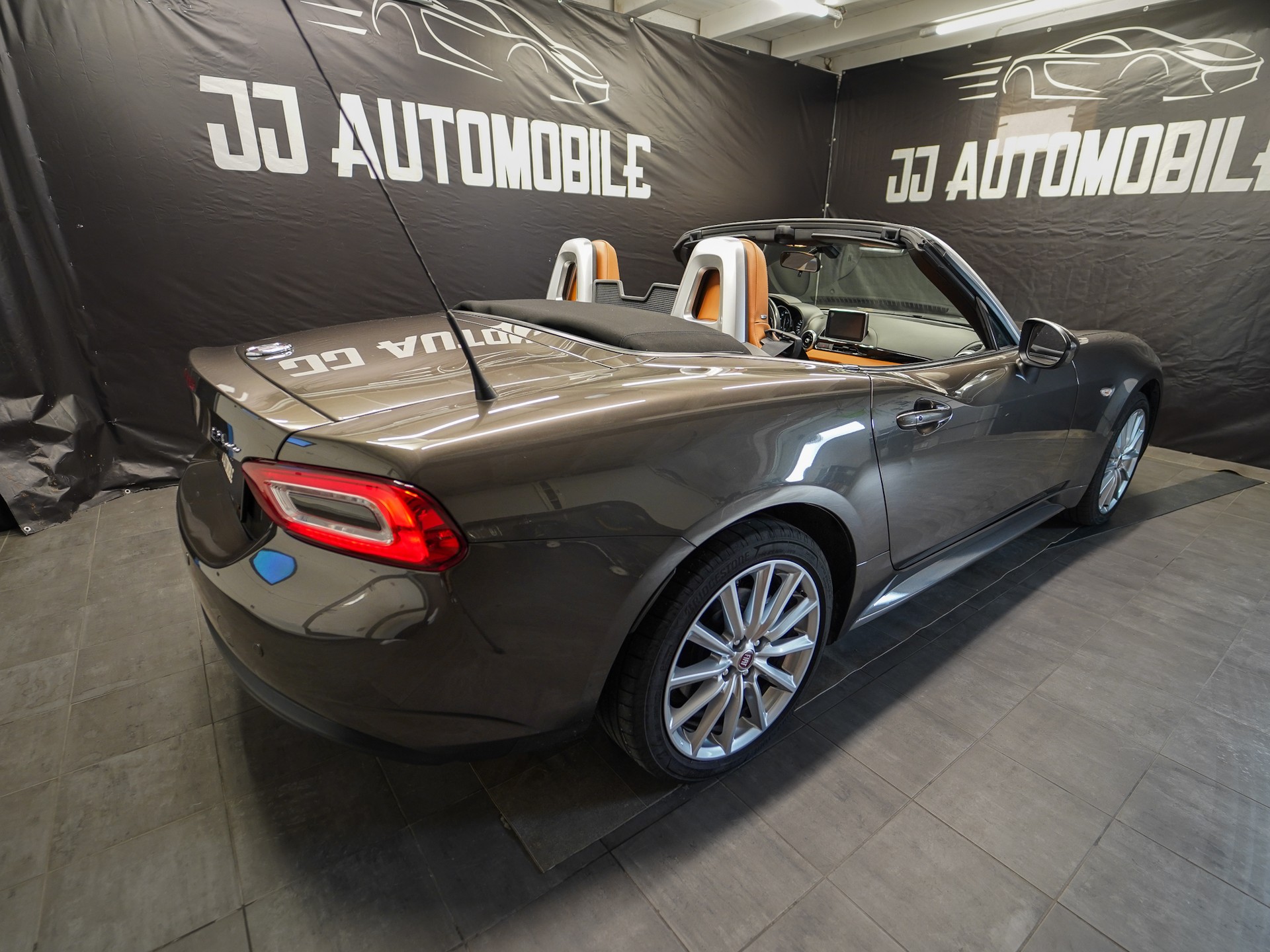 FIAT 124 Spider 1.4 TB Lusso Automatic-image-12