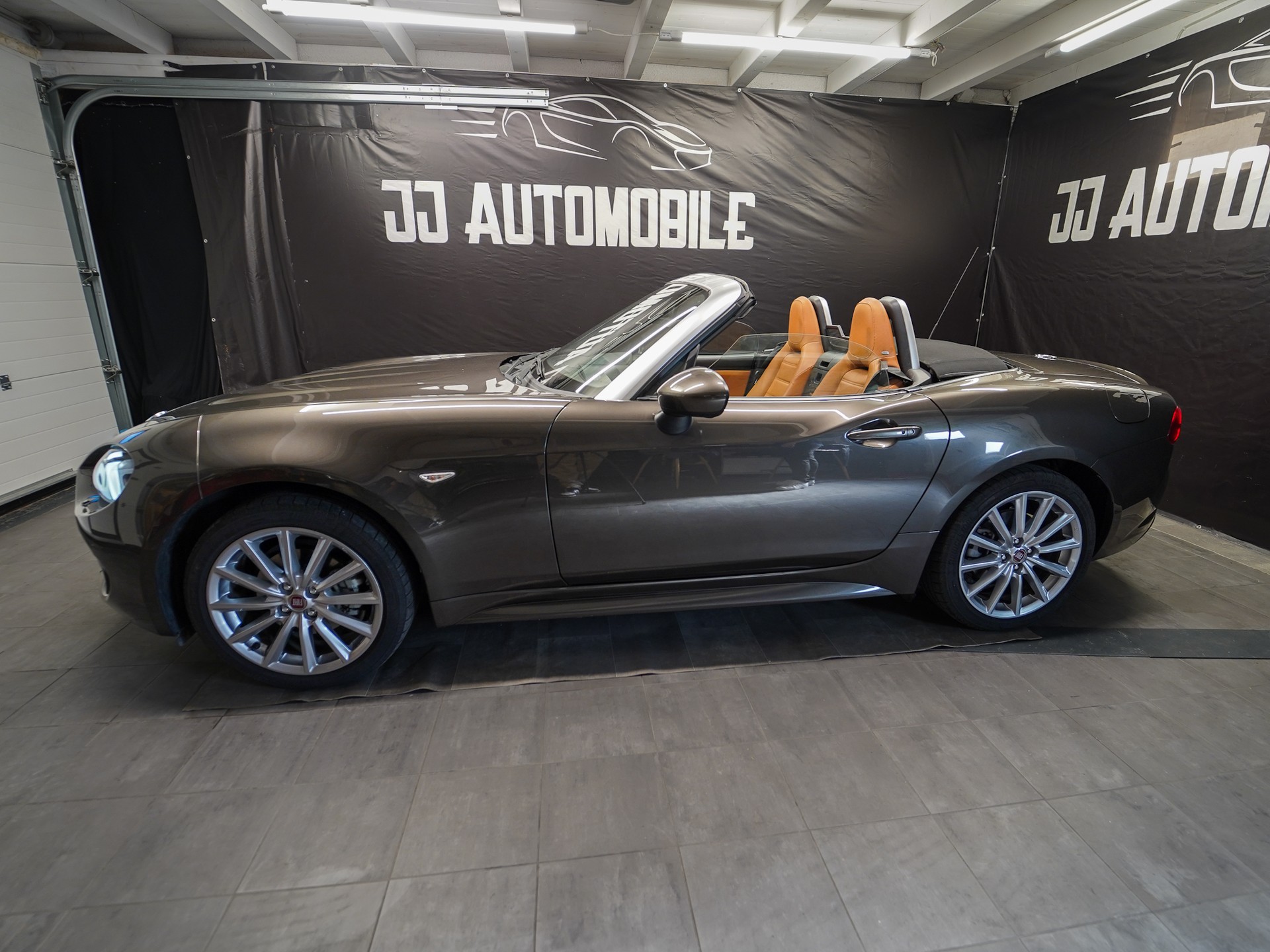 FIAT 124 Spider 1.4 TB Lusso Automatic-image-10