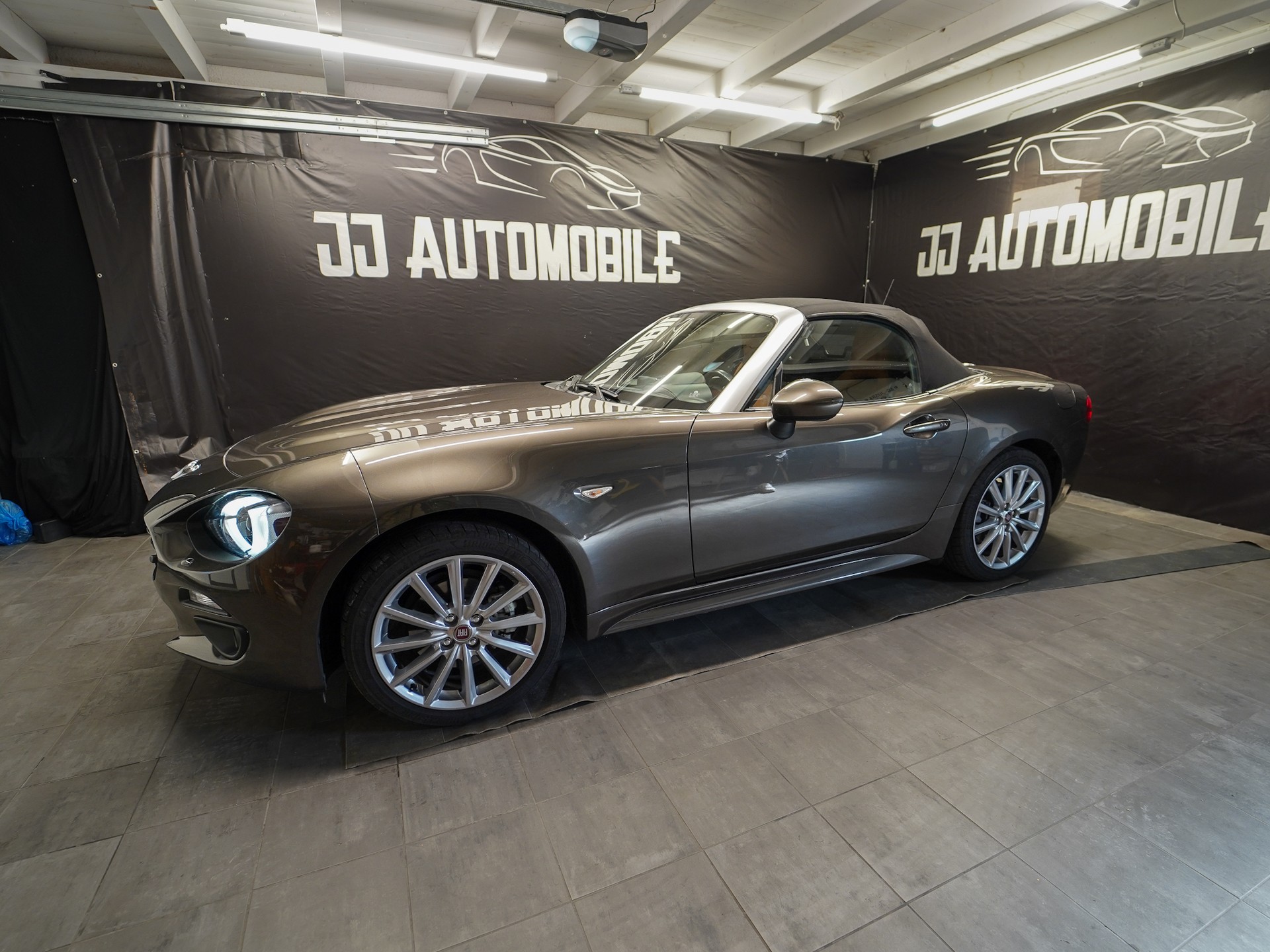 FIAT 124 Spider 1.4 TB Lusso Automatic-image-9