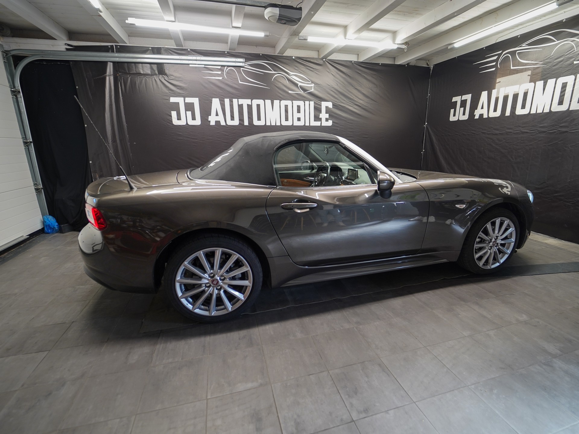 FIAT 124 Spider 1.4 TB Lusso Automatic-image-16