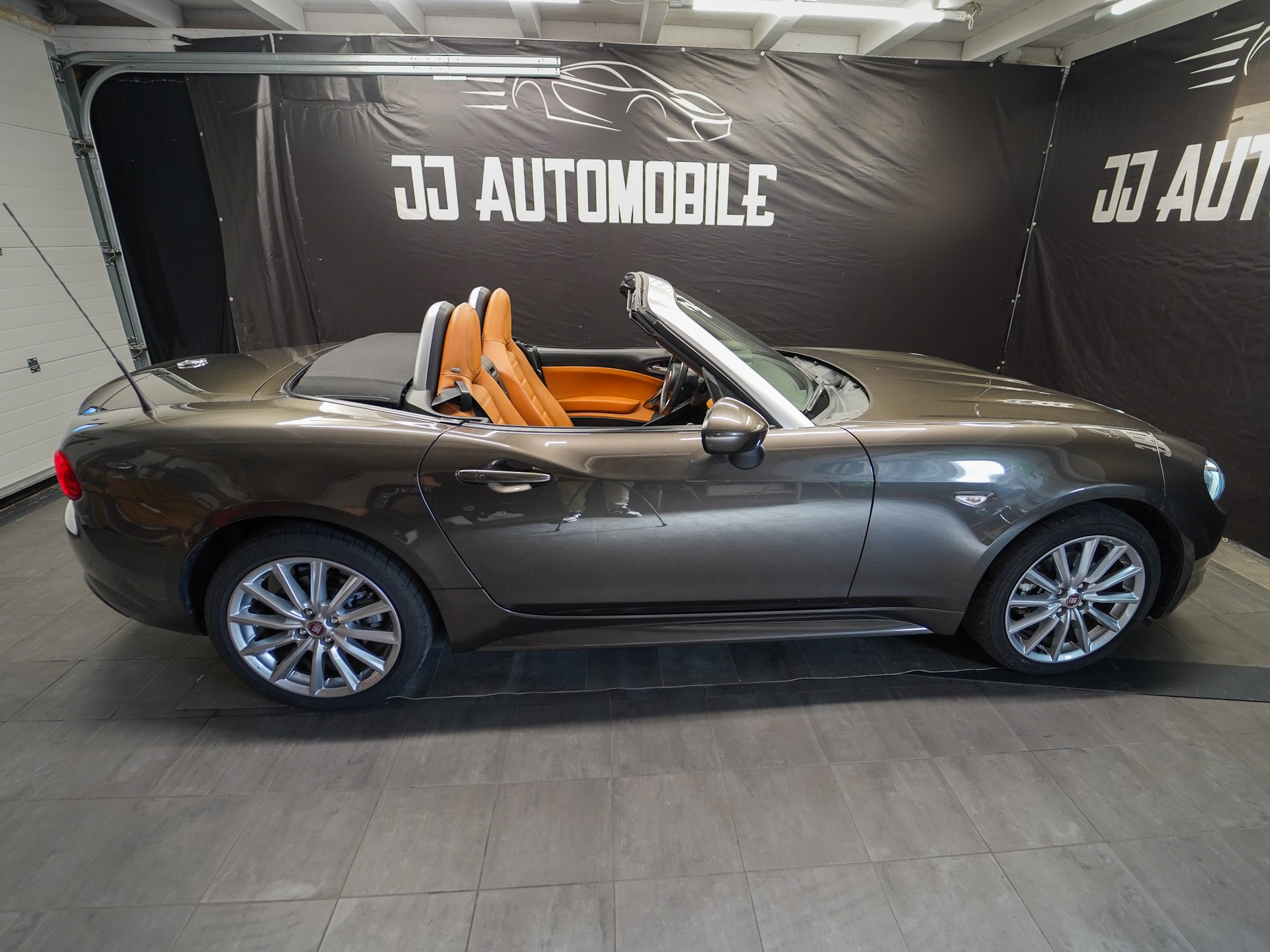 FIAT 124 Spider 1.4 TB Lusso Automatic-image-17