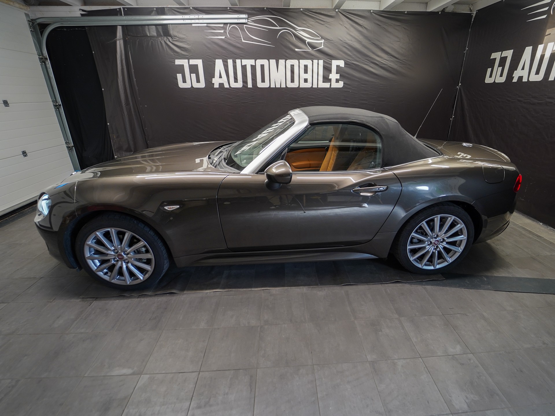 FIAT 124 Spider 1.4 TB Lusso Automatic-image-11