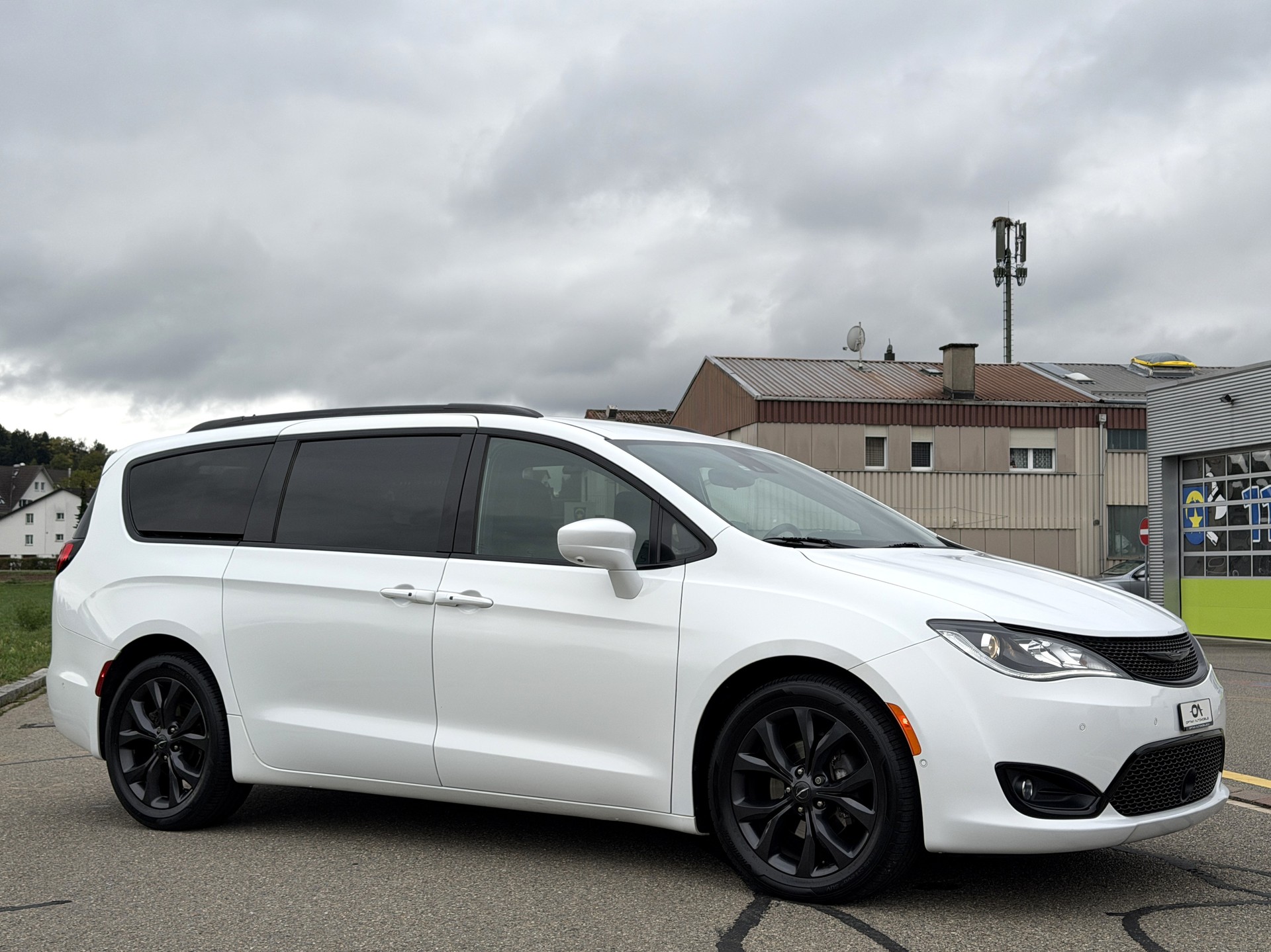 CHRYSLER Pacifica S-PACKAGE 3.6 V6 7-PLÄTZER (STOW-N-GO) - *2. HAND / TOP-GEPFLEGT* - *8-FACH ALURÄDER 20"/18"* - *GARANTIE*-image-6